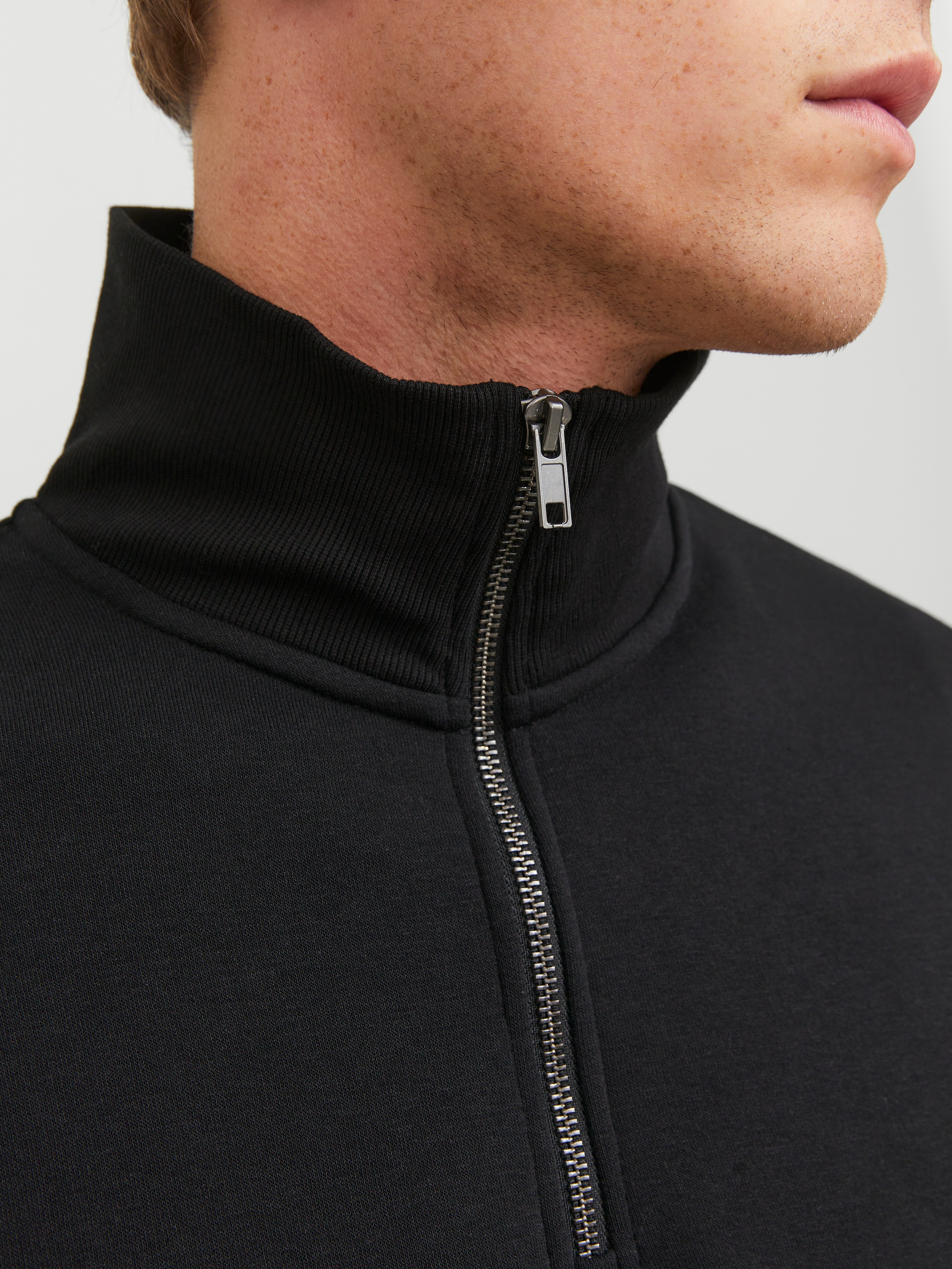 Jack & Jones Sweat-shirt »JJEBRADLEY SWEAT HALF ZIP NOOS«, mélange de matières, coupe décontractée
