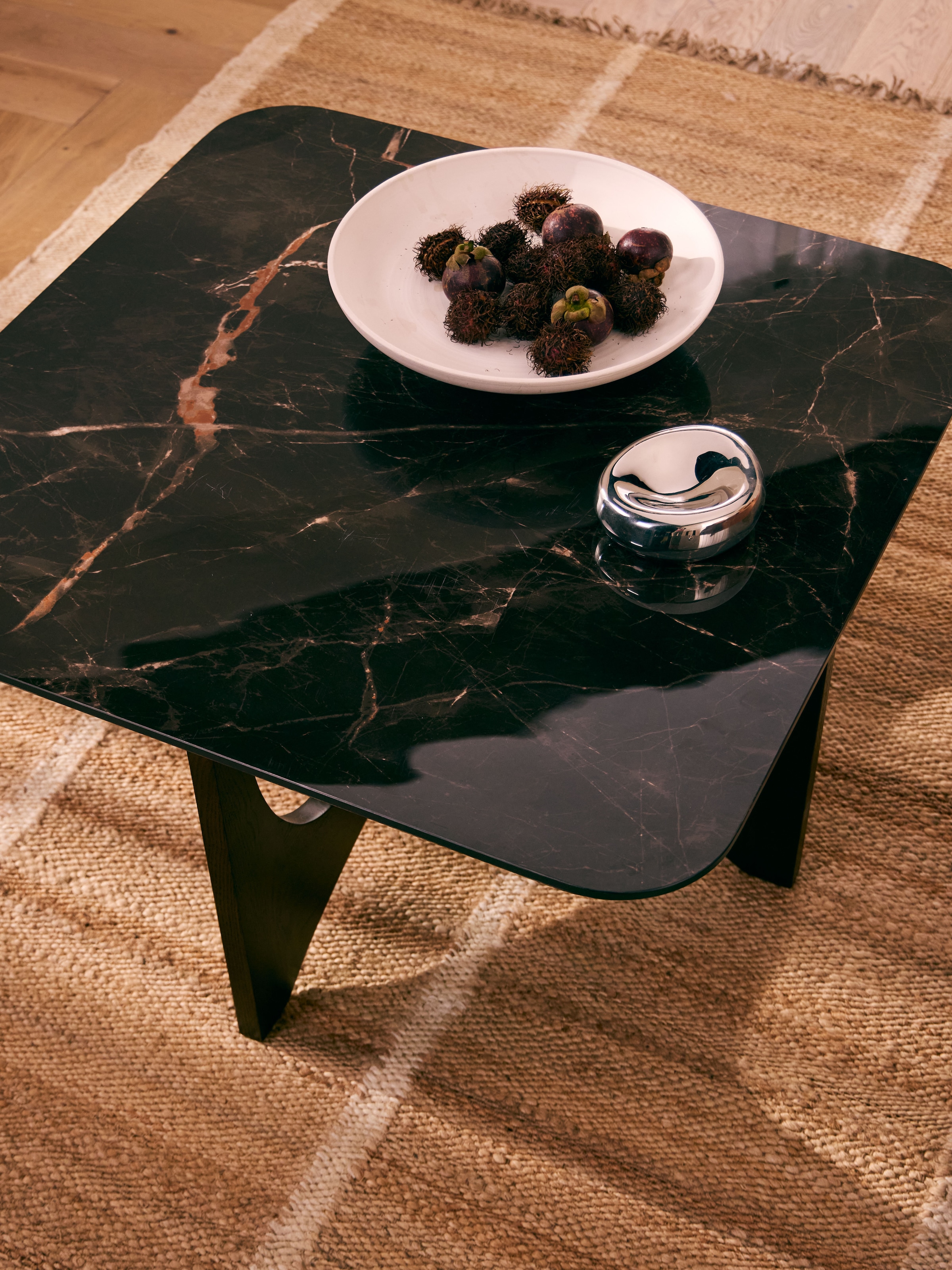 LeGer Home by Lena Gercke Table d'appoint »Kirella« mit Marmor-Optik und massivem Eschenholz-Kreuzfuss, Breite 45 cm