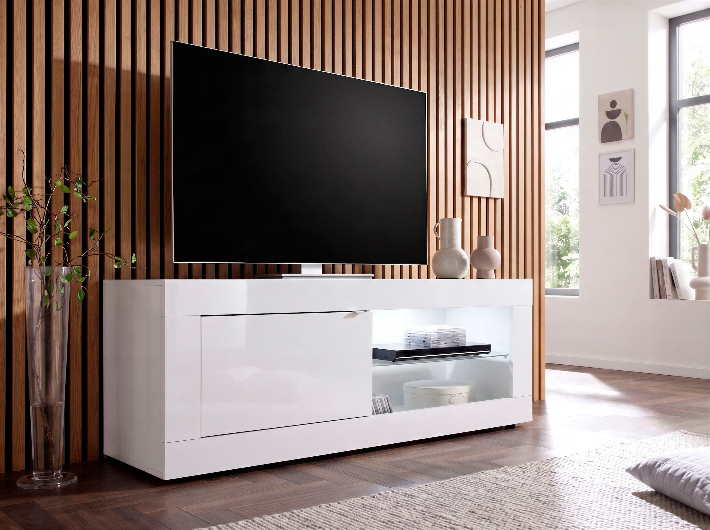 Home affaire Table basse »Basic Breite 140 cm, TV-Board 1 Tür, 2 offene Fächer (Glasboden),« meuble TV, poignée métal, design cadre moderne, choix de couleurs