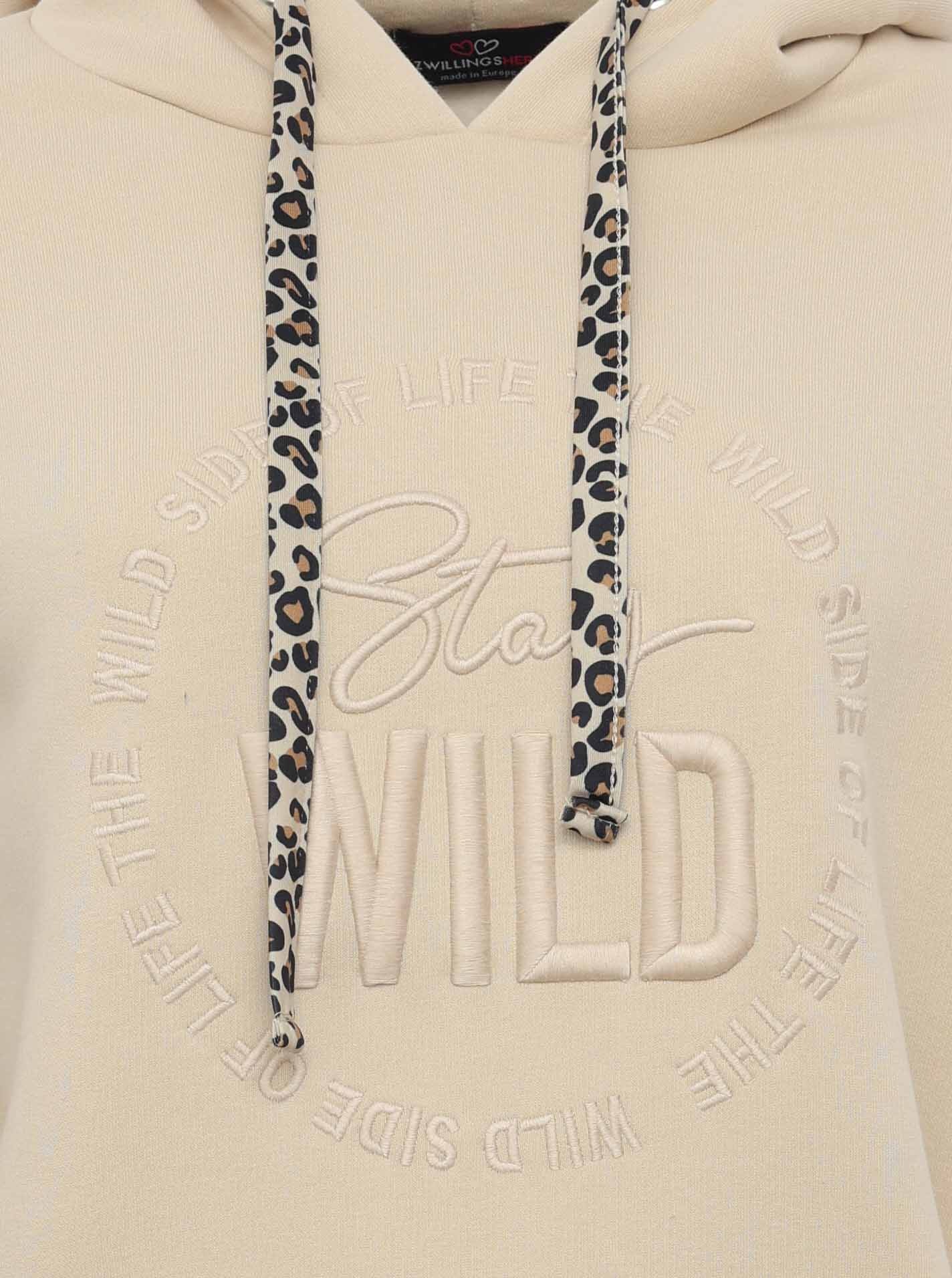 Zwillingsherz Hoodie »"Nelina"«, mit Leo Band und schlichter Stickerei "Stay Wild"