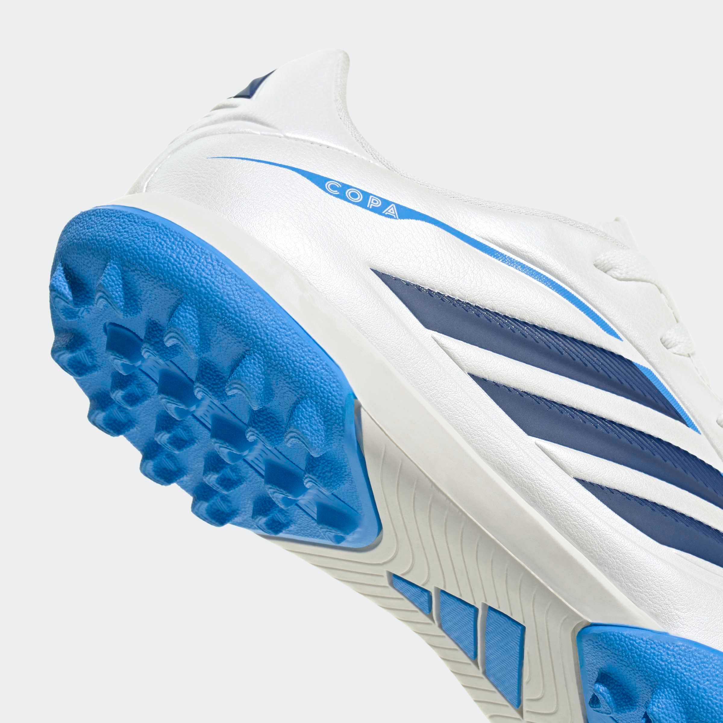 adidas Performance Chaussure de football »COPA PURE IV CLUB KIDS , HYBRIDRASEN«  pour enfants et adolescents