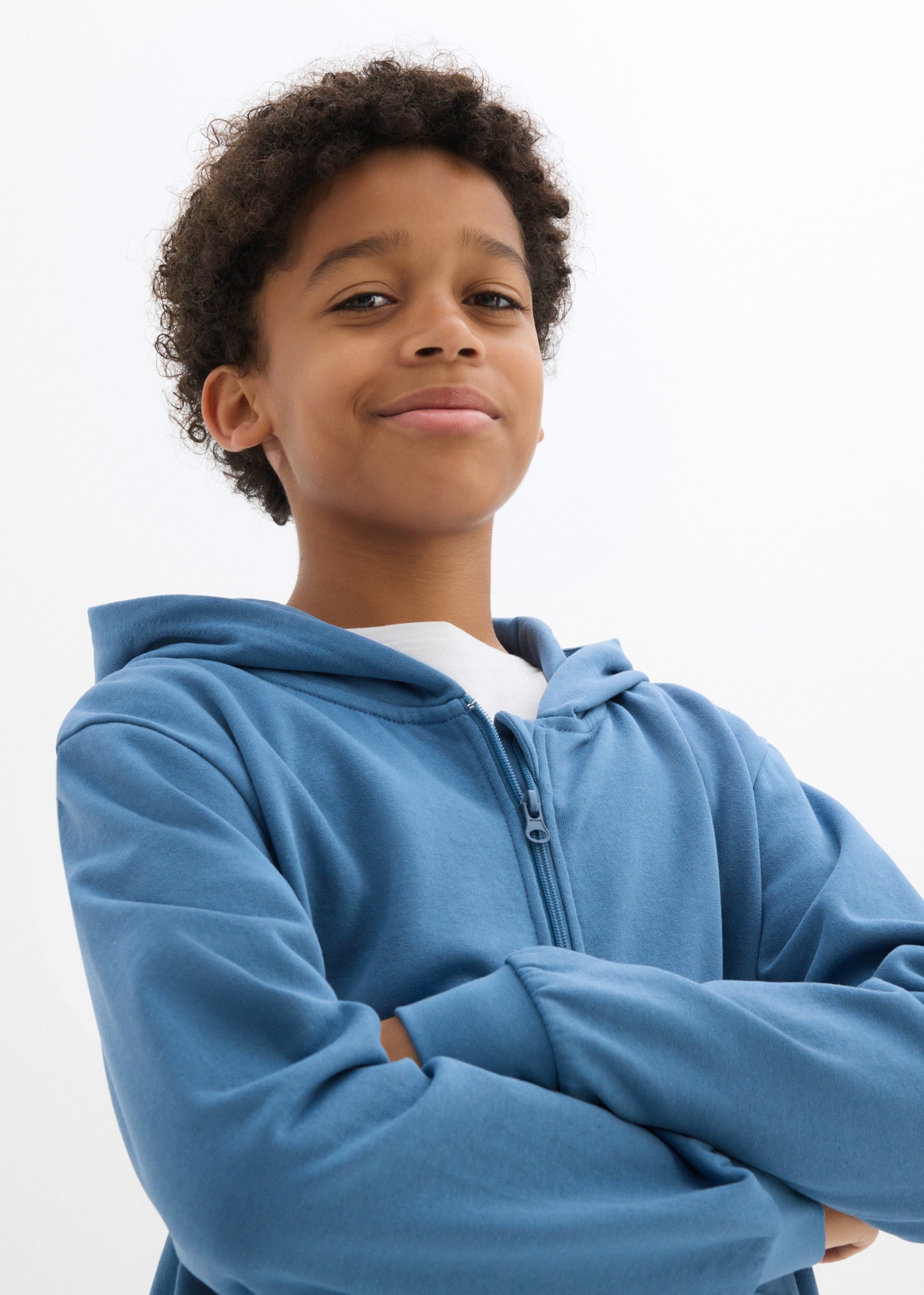 bonprix Kapuzensweatjacke für Jungen, aus Baumwolle und Polyester, bequeme Passform, mit Kapuze