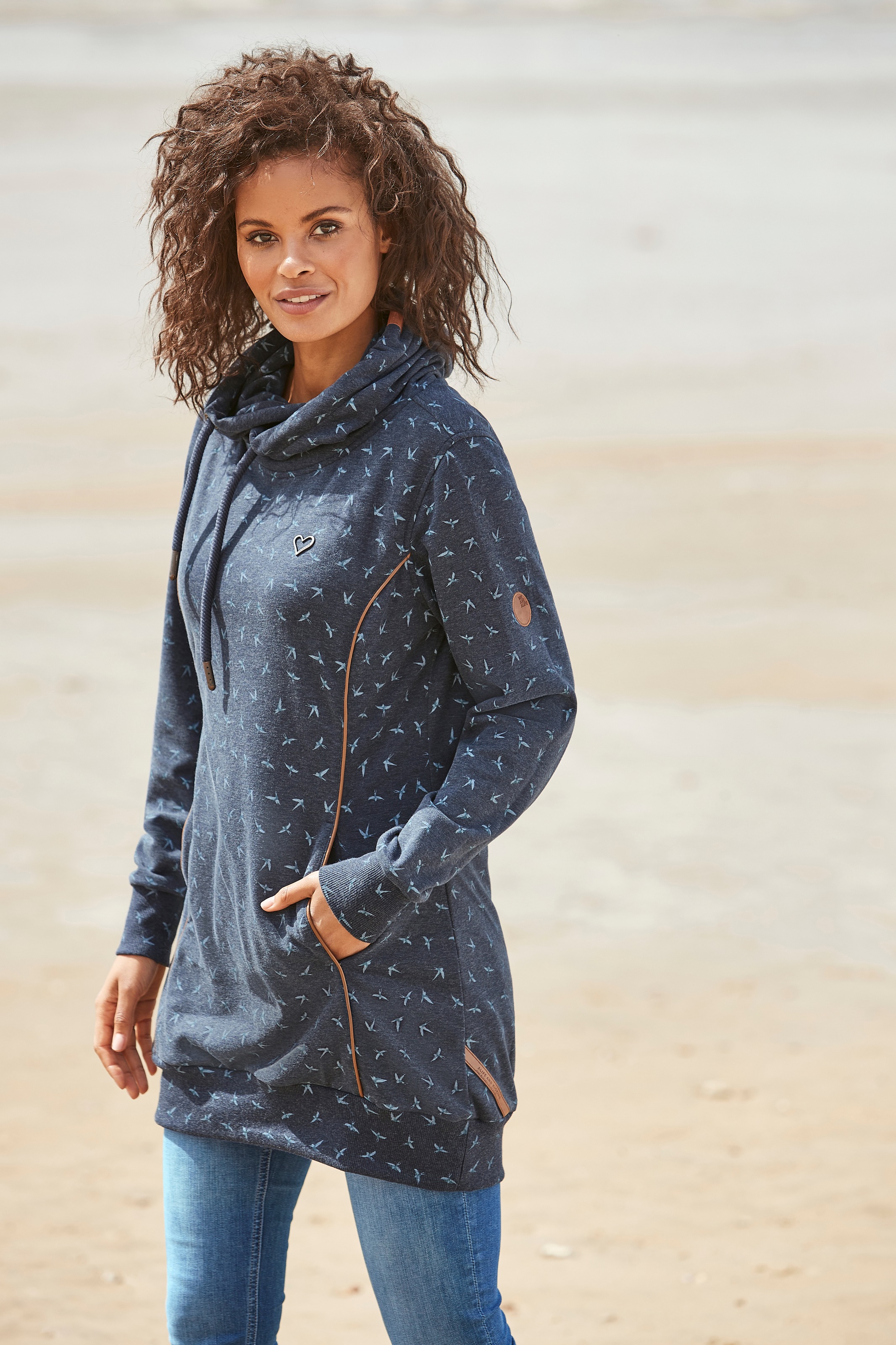 Image of Alife & Kickin Sweatshirt »JilAK«, kuscheliger Longsweater mit Kapuze& Seitentaschen bei Ackermann Versand Schweiz