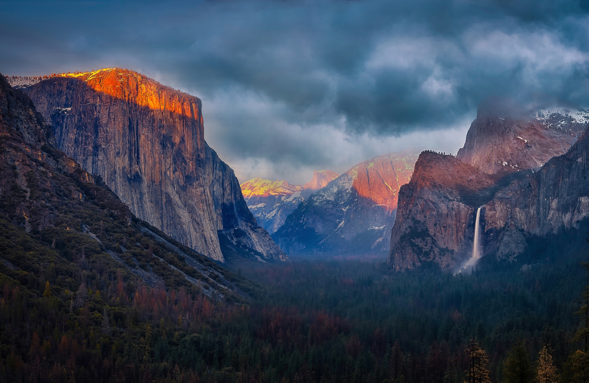 Image of Papermoon Fototapete »Photo-Art MICHAEL ZHENG, DAS YIN UND YANG VON YOSEMIT«, Vliestapete, hochwertiger Digitaldruck, inklusive Kleister bei Ackermann Versand Schweiz