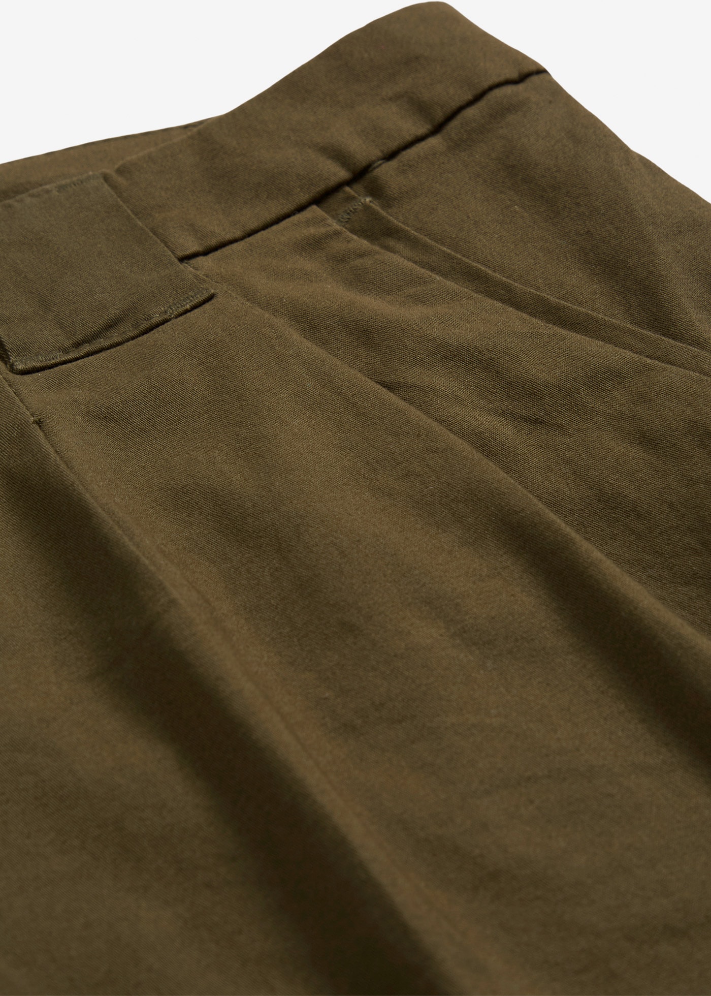 bonprix Chinos  forme étroite, avec plis sur la ceinture et poches pratiques