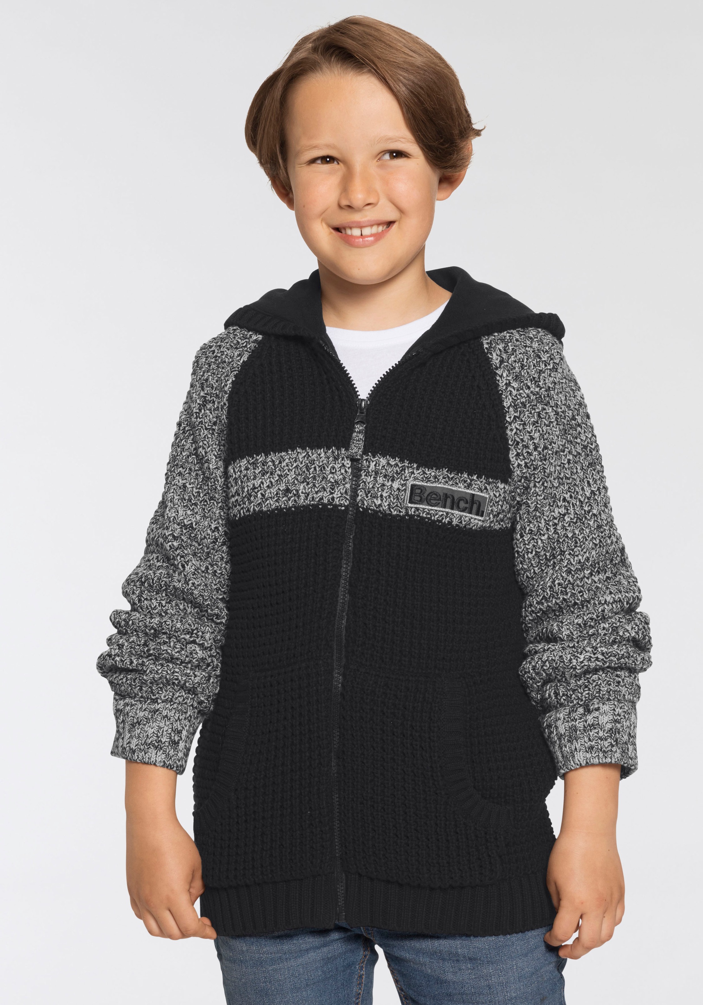 Image of Bench. Kapuzenstrickjacke, mit Fleece gefüttert bei Ackermann Versand Schweiz