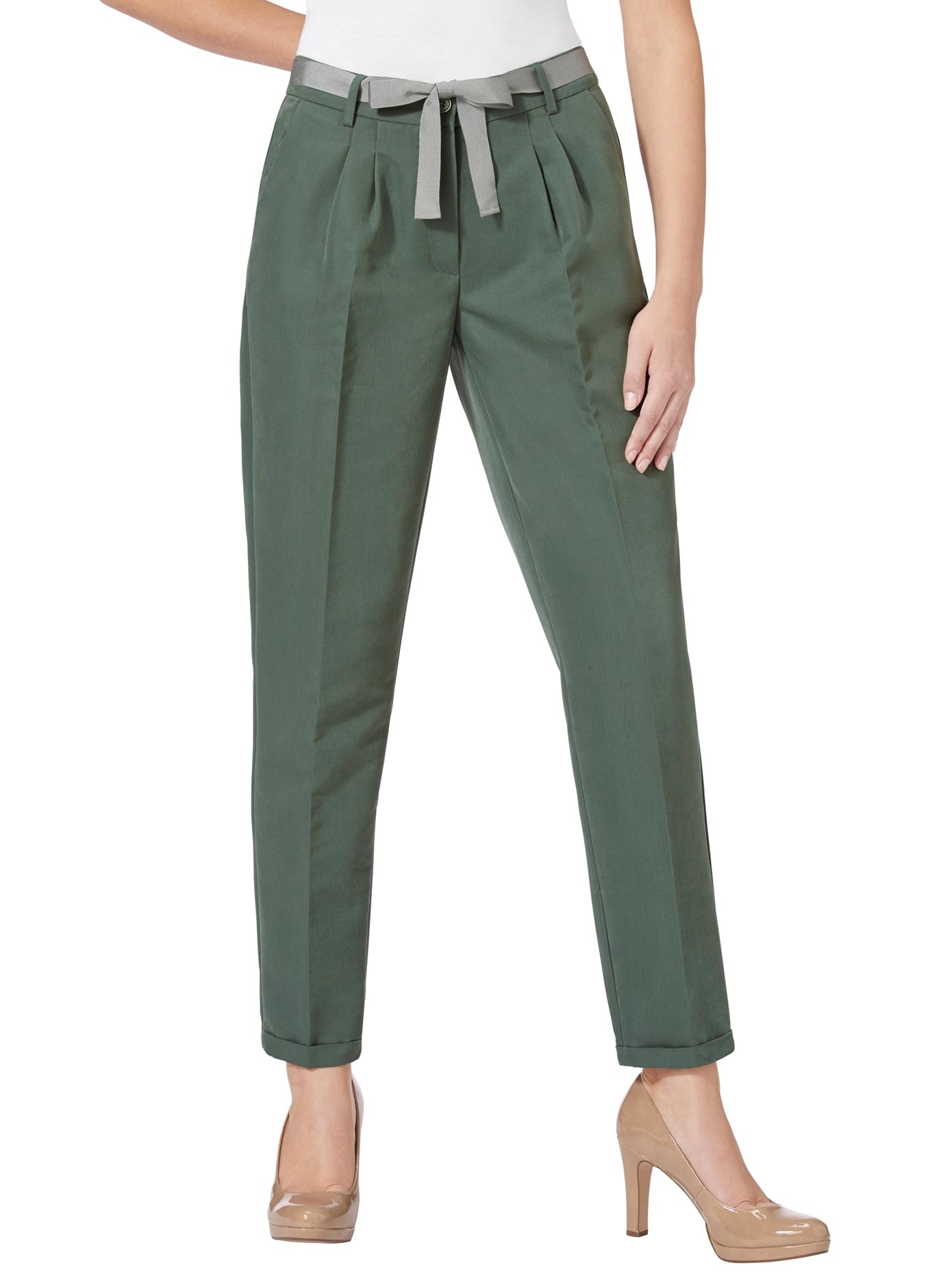 Hose mit kontrastfarbigen Bindegürtel