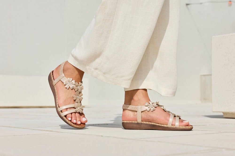 Rieker Sandale  chaussure d'été, chaussure de vacances avec décoration florale et strass