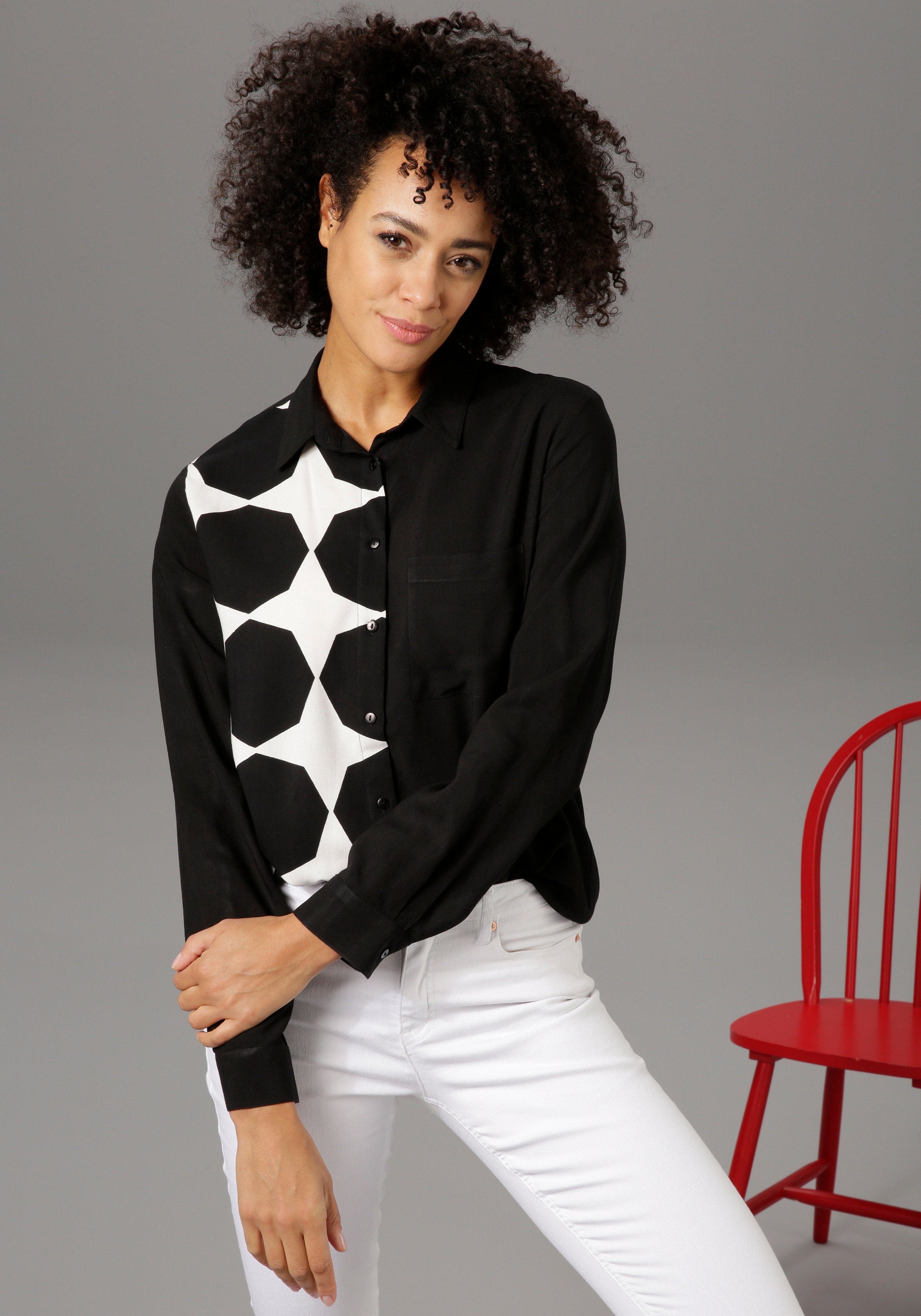 Image of Aniston CASUAL Hemdbluse, der Clou: die gemusterte Seite im Vorderteil bei Ackermann Versand Schweiz