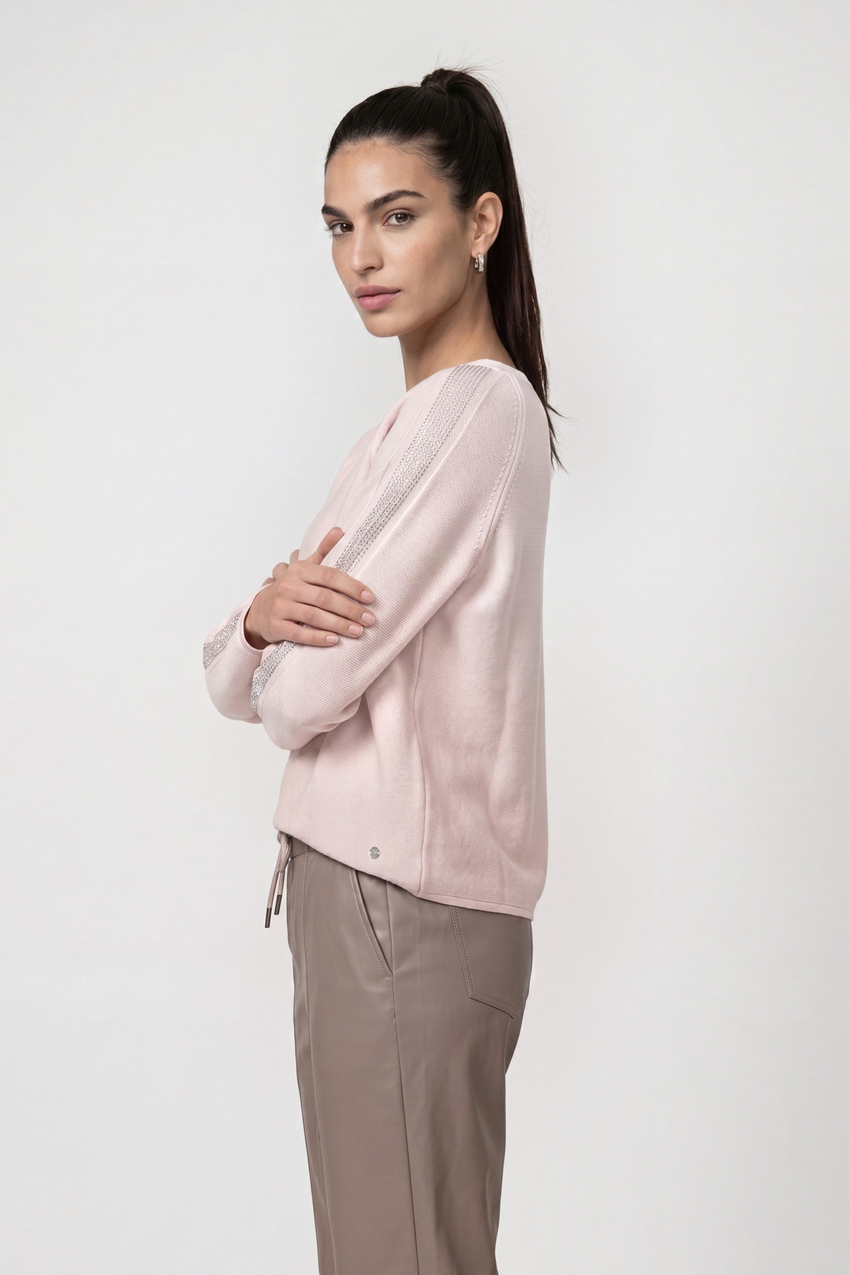 Monari Pull à col rond »Pullover Basic Schmuck« Coupe régulière avec éléments décoratifs