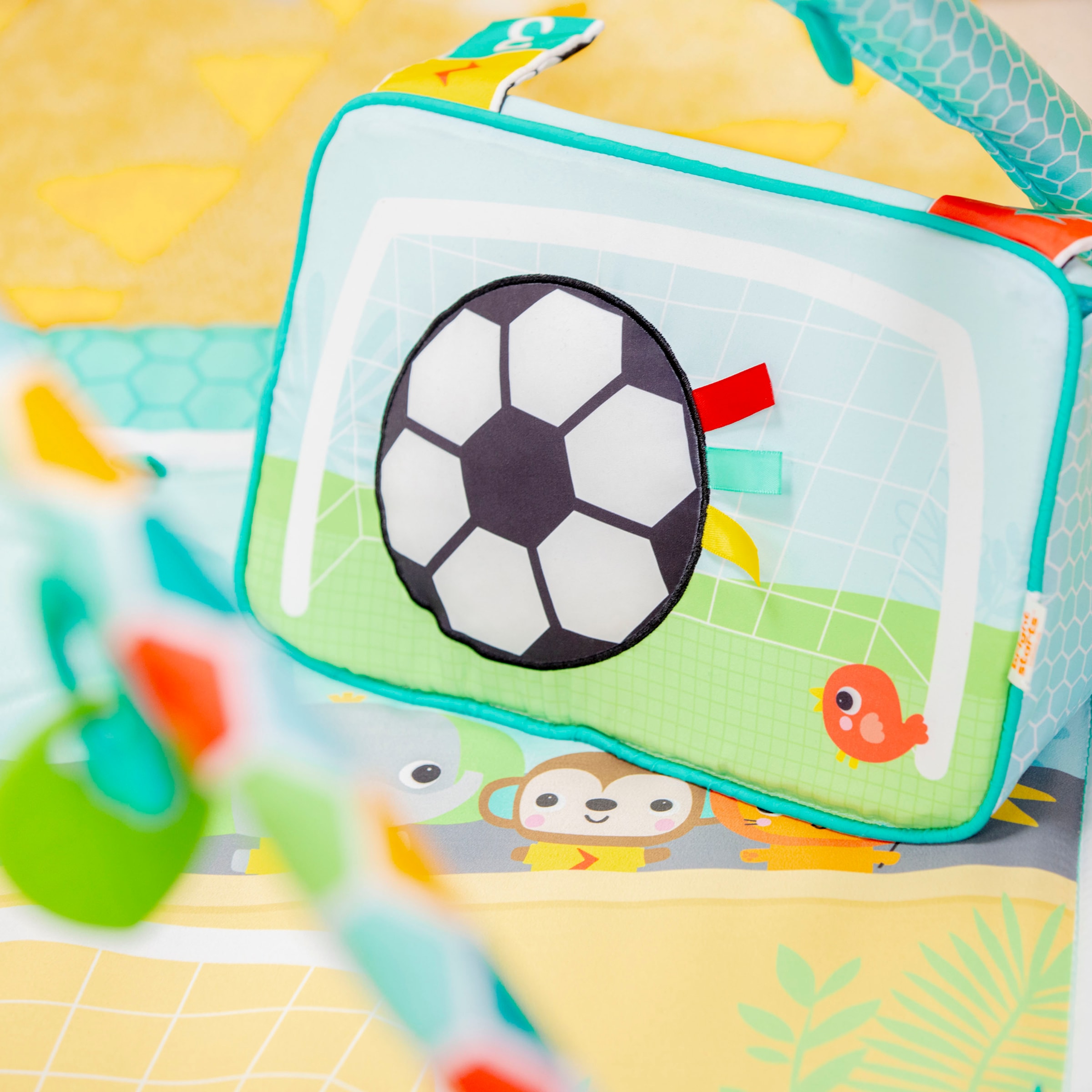 Bright Starts Arche de jeu »Grip & Kick Activity Gym« mit Licht- und Soundeffekt