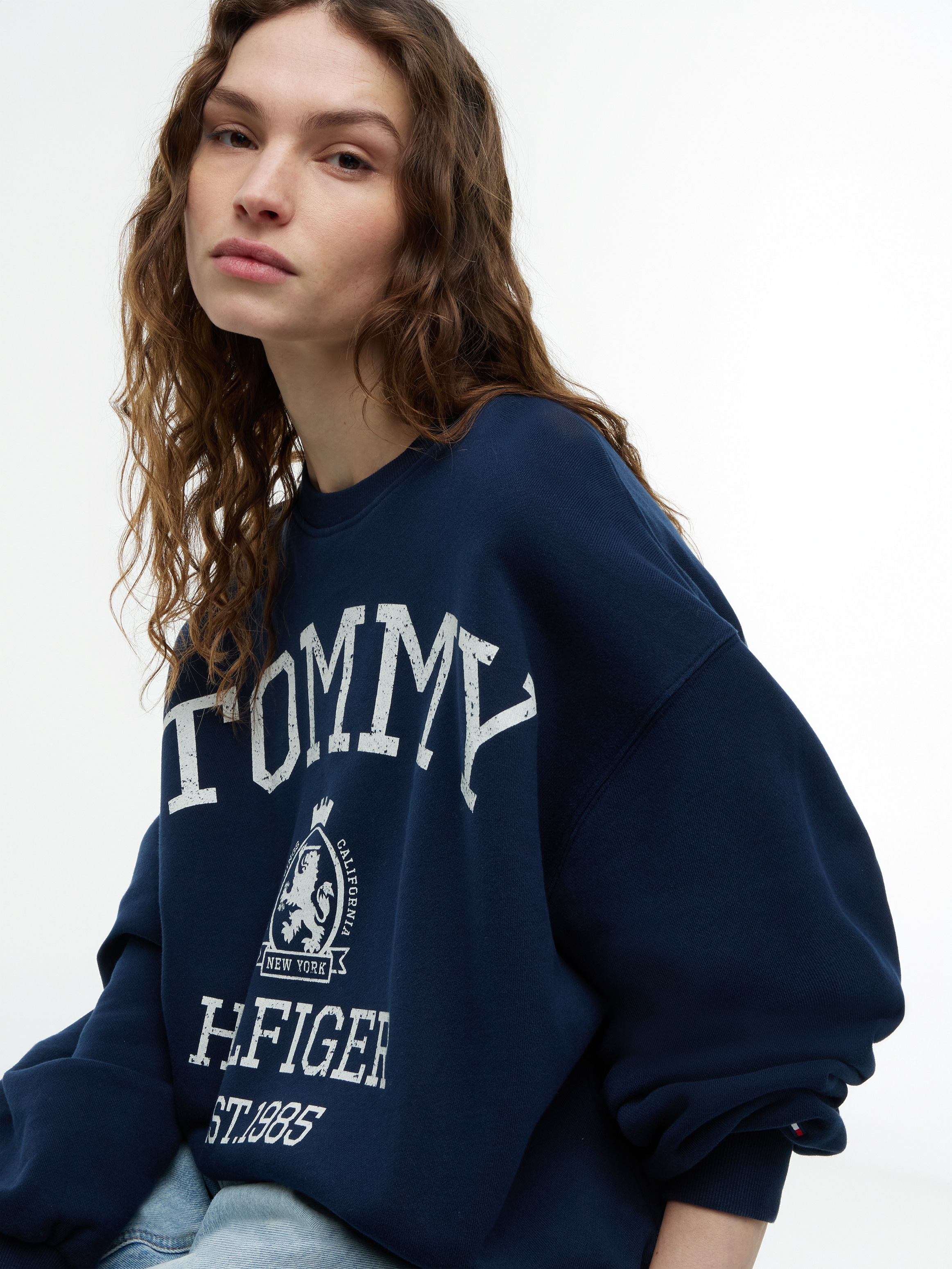 Tommy Hilfiger Sweat-shirt »VARSITY CREST MDRN SWEATSHIRT«, coton, logo imprimé devant
