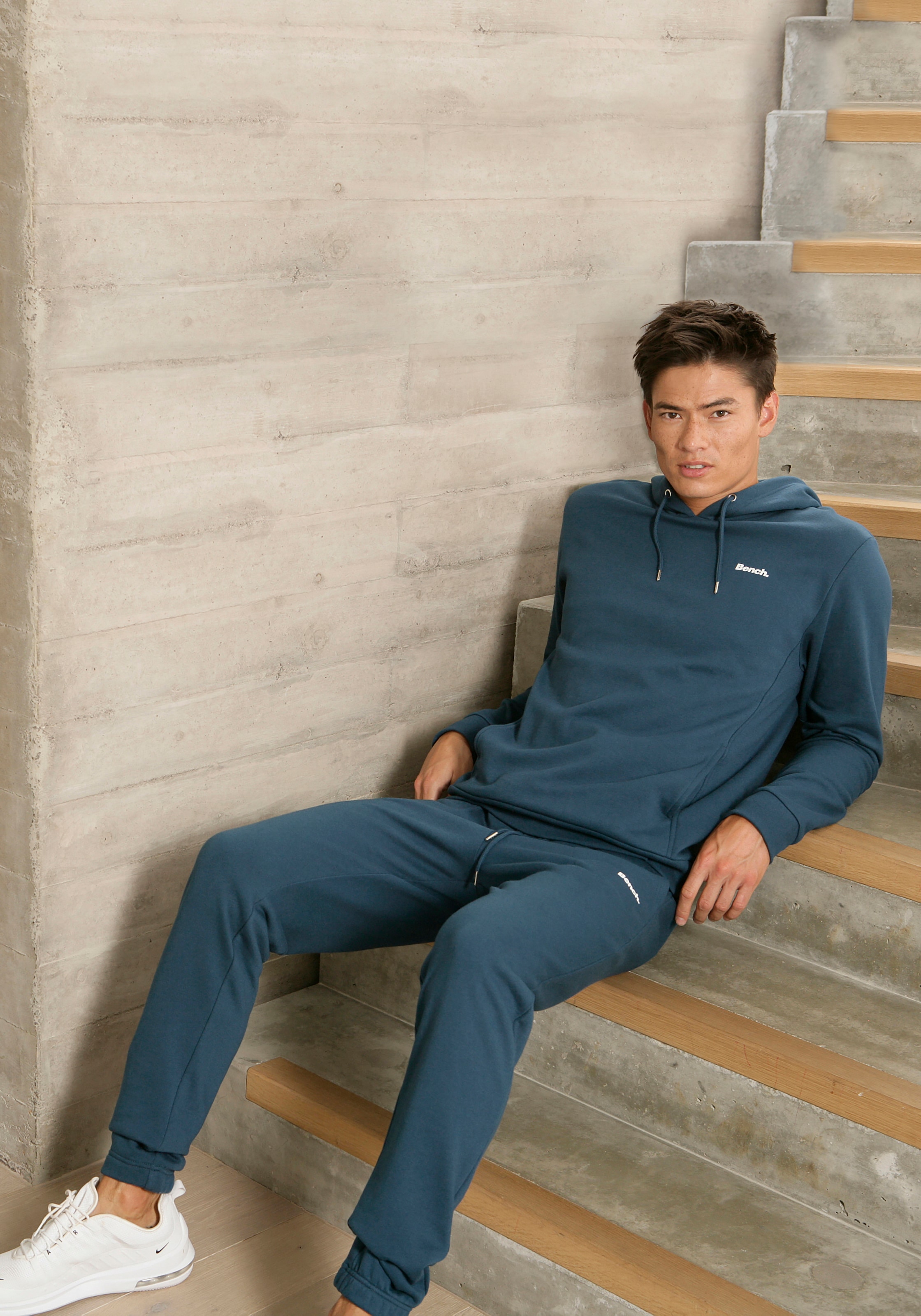 Tendance Acheter en ligne Bench. Loungewear Kapuzensweatshirt, mit seitlichen  Taschen maintenant | Sweatshirts