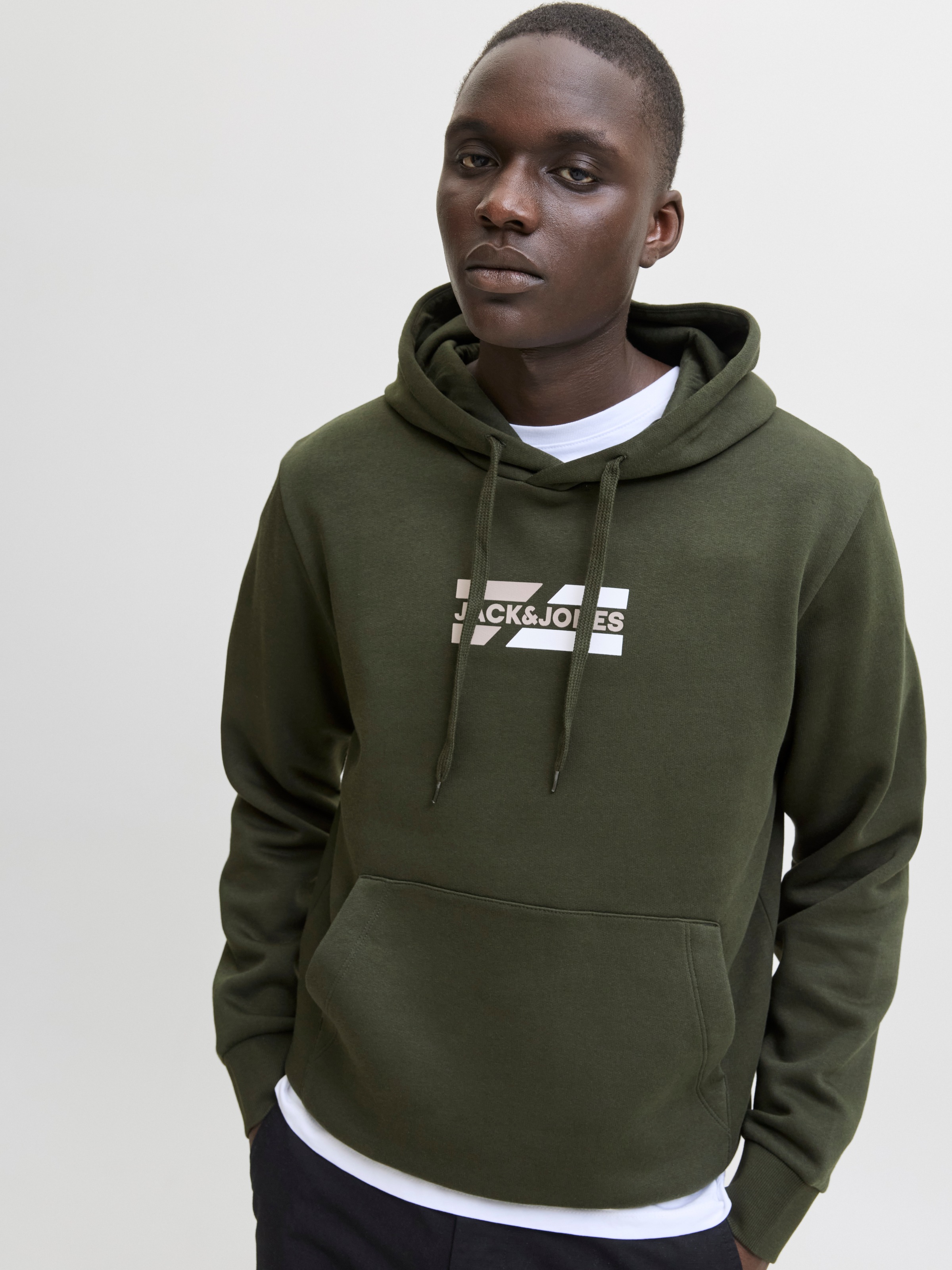 Jack & Jones Kapuzensweatshirt »JJECORP GRAPHIC SWEAT HOOD NOOS«, mit Logo Print