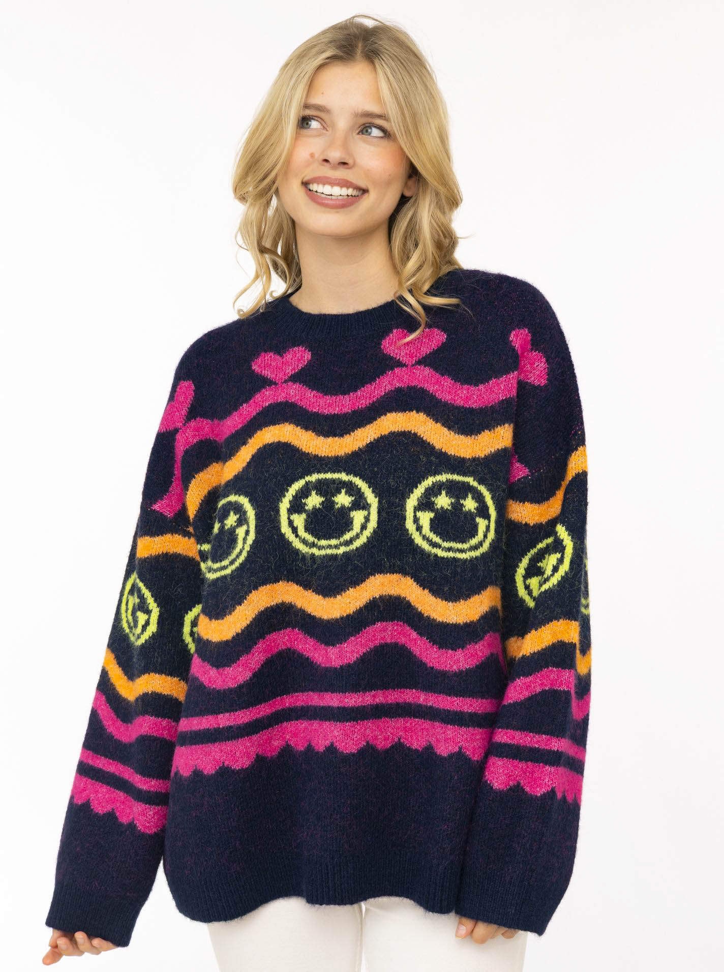 Image of Zwillingsherz Strickpullover ""Cozy Love"" allover Motiv in Neon, oversize, überschnittene Schultern, Rundhals
