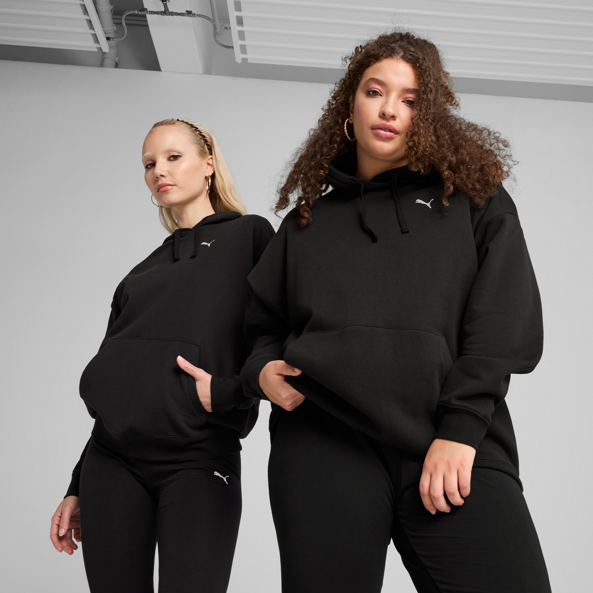 Image of PUMA Kapuzensweatshirt "ESS RELAXED HOODIE FL", mit verstellbarer Kapuze, mit Kängurutasche, mit Rippbündchen