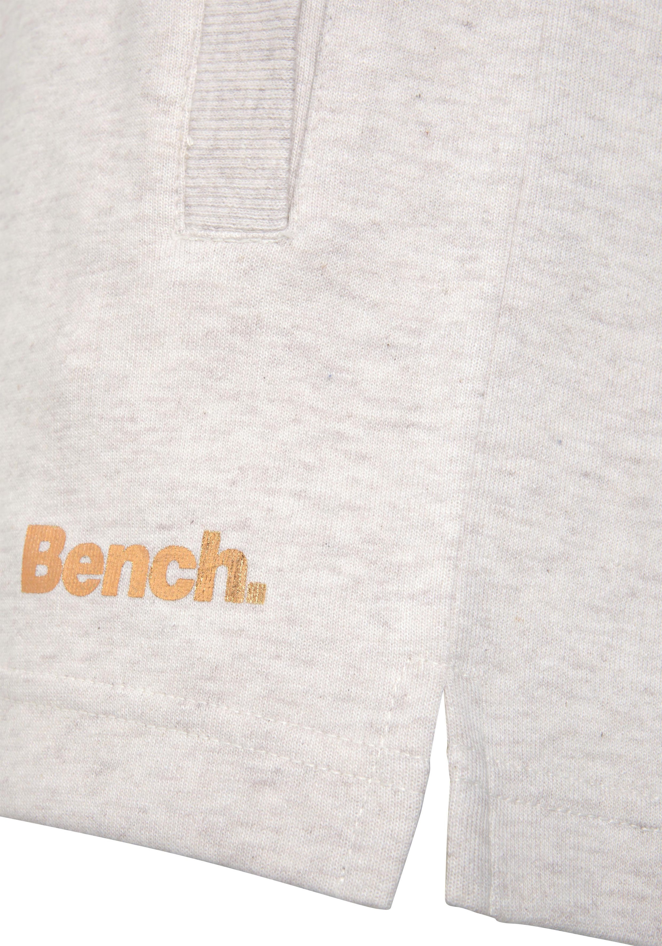 Bench. Loungewear Relaxshorts, Sweathose mit kurzen Seitenschlitzen und seitliche Taschen, Loungewear