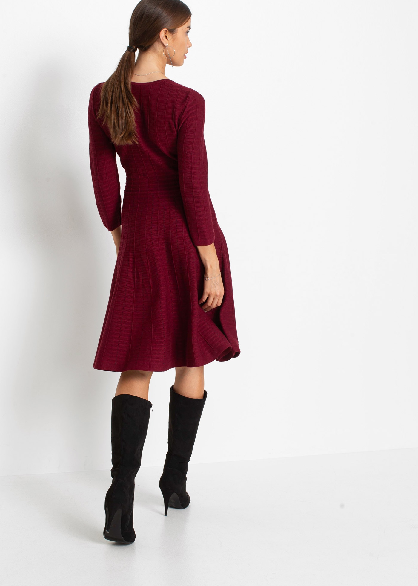 bonprix Strickkleid »Strickkleid aus fliessendem Viskose-Mix« Strickkleid aus fliessendem Viskose-Mix