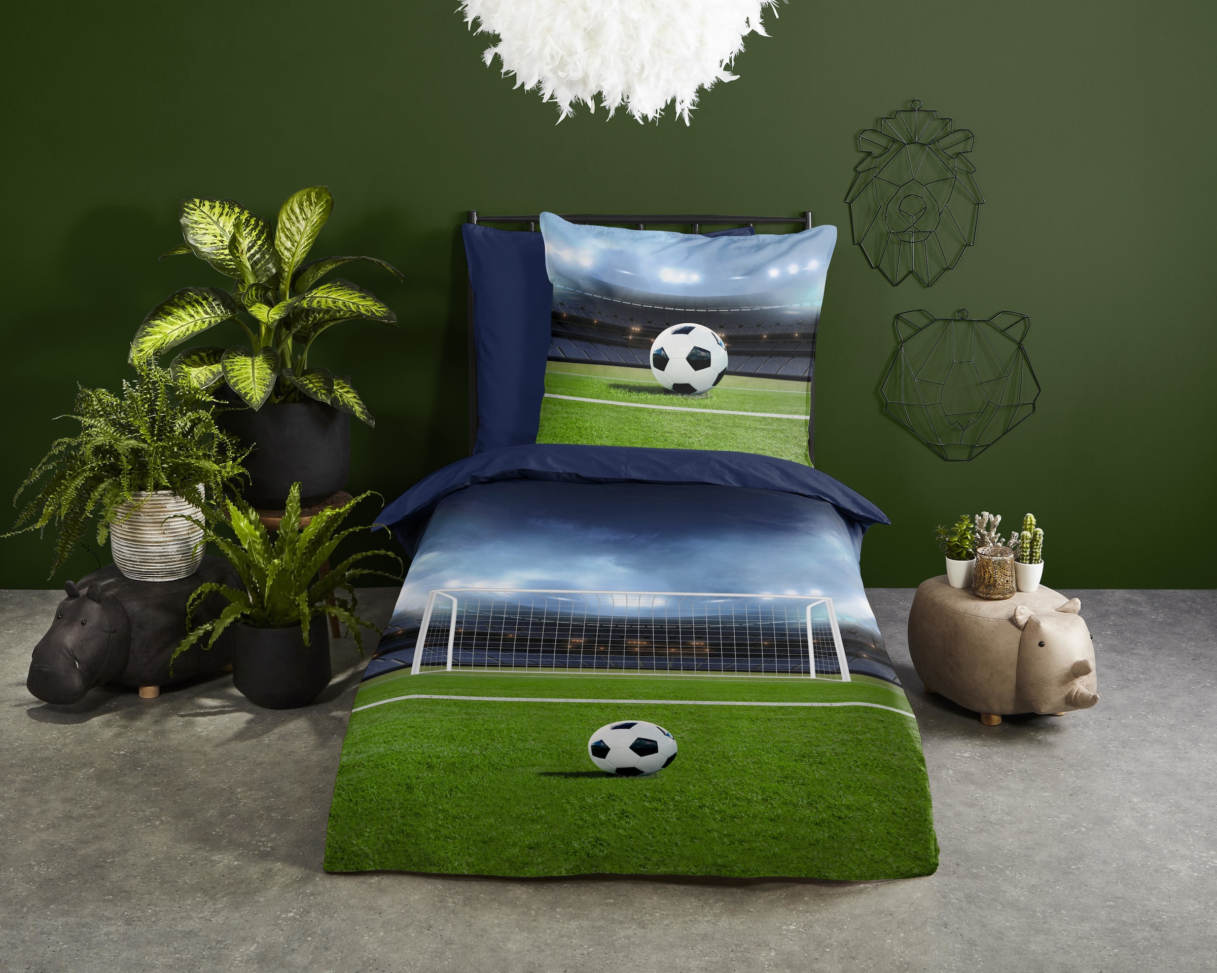 PURE luxury collection Kinderbettwäsche »Jasper«, Mikrofaser, 135x200, Pflegeleicht, Wendeoptik, Kind, Junge, Fussball