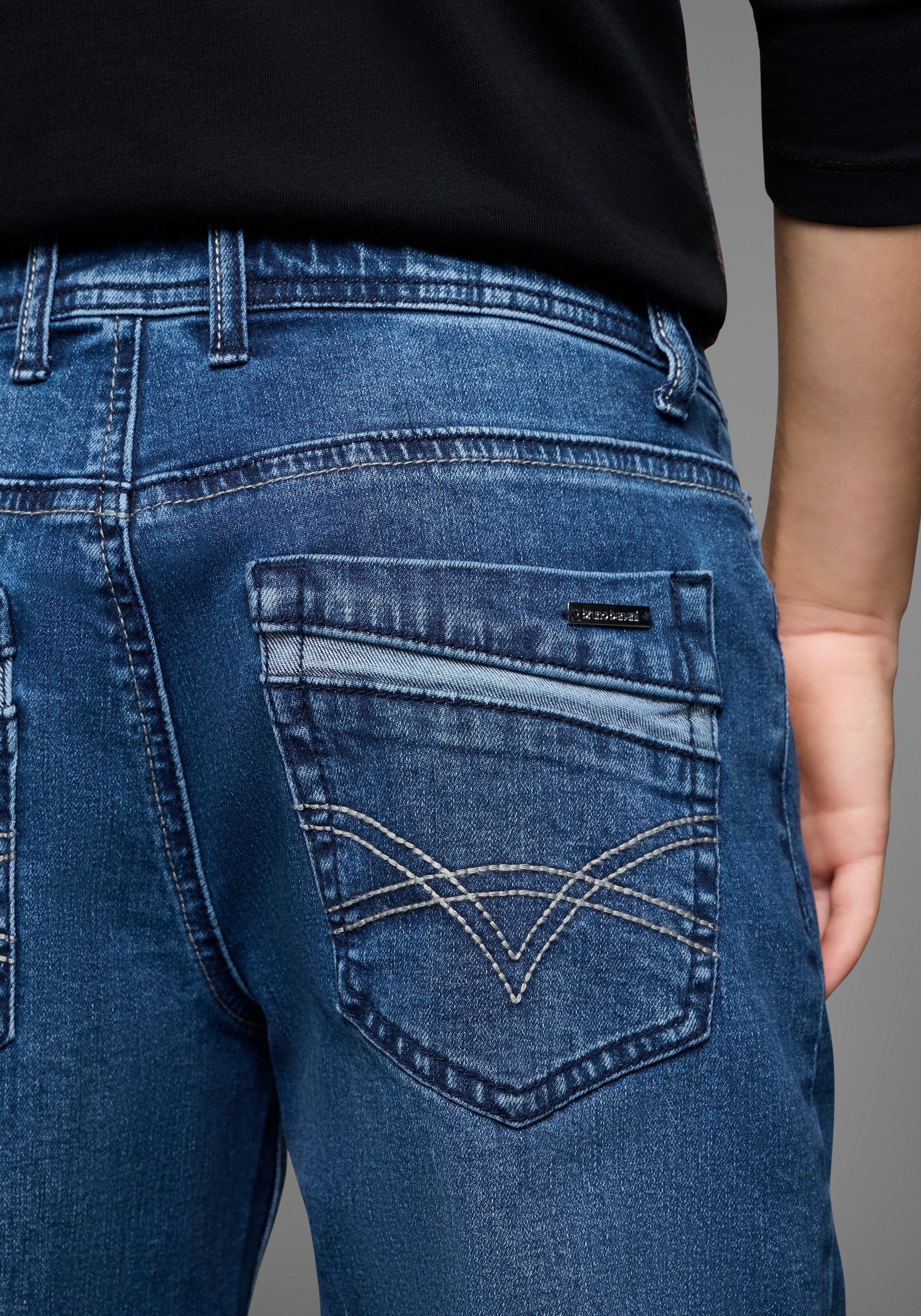 Bruno Banani Jeans loose fit »Loose fit Stretchjeans« NEU! BRUNO BANANI für TEENS. Lässige Jeans