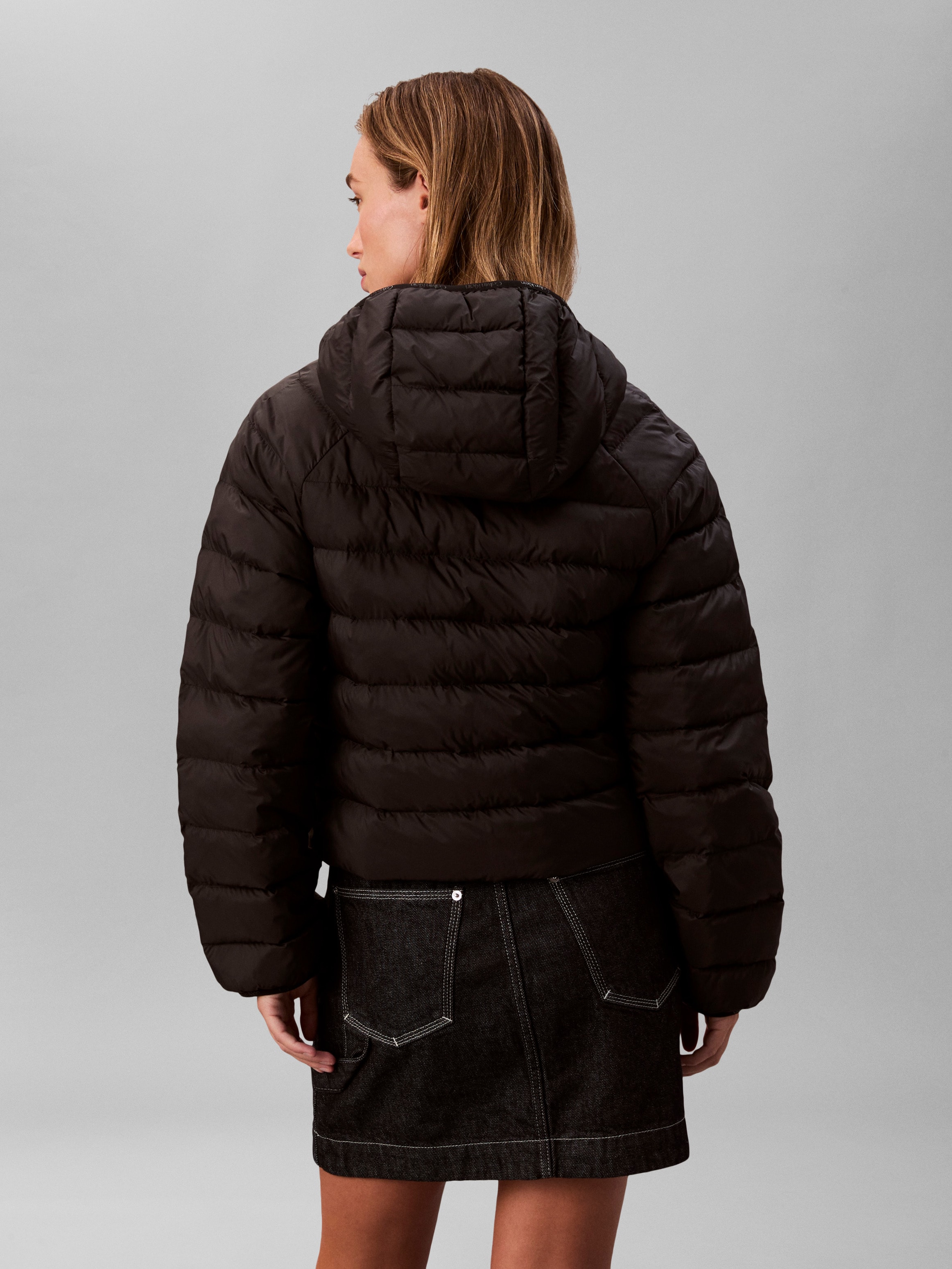 Calvin Klein Jeans Veste matelassée »LGHTWGHT QLTD JCKT P« mit Kapuze Mit Rundhalsausschnitt