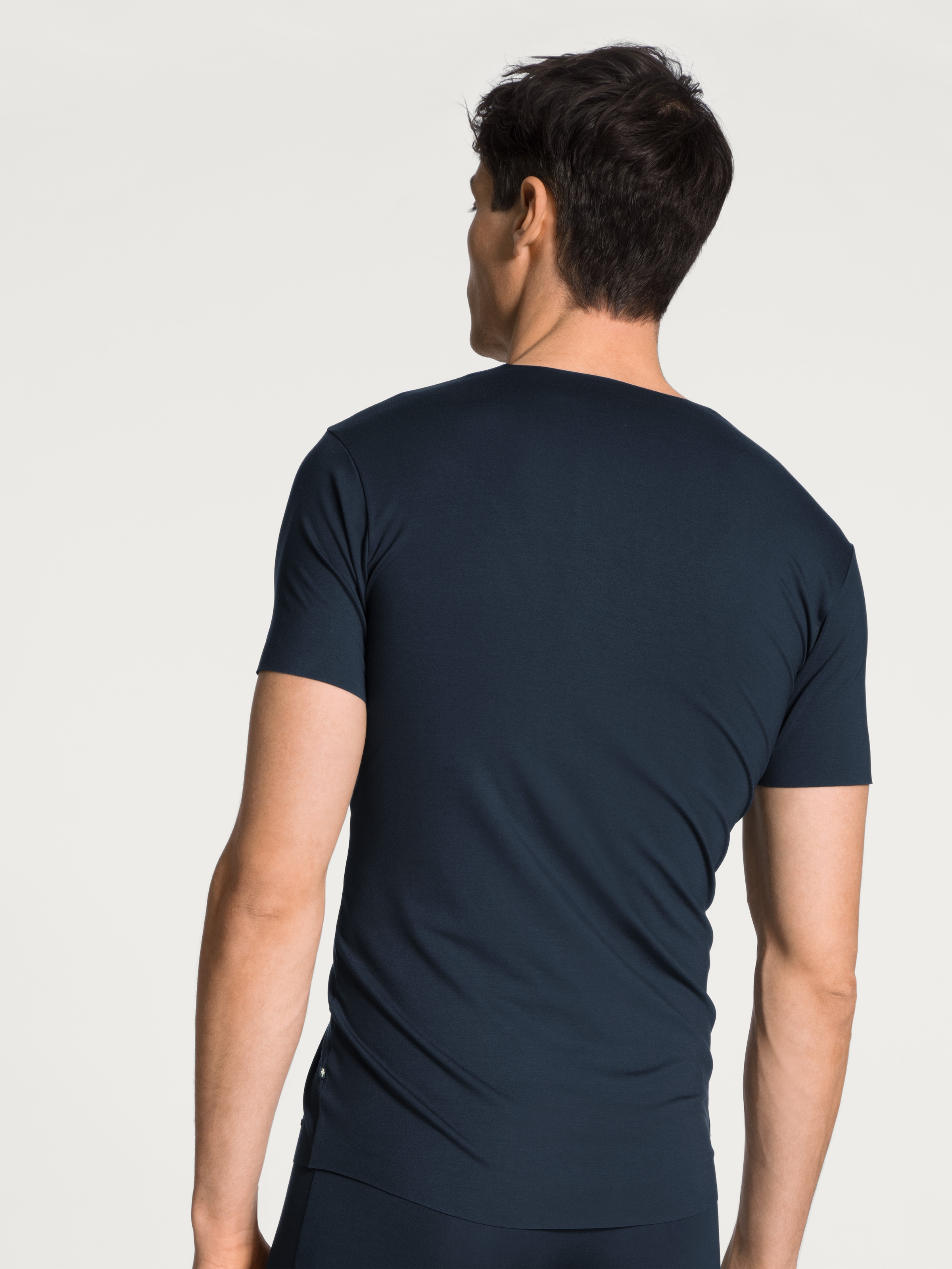 CALIDA V-Shirt »Clean Line«, V-Neck, elastisch, Interlock-Qualität, Kurzarm, schnelltrocknend