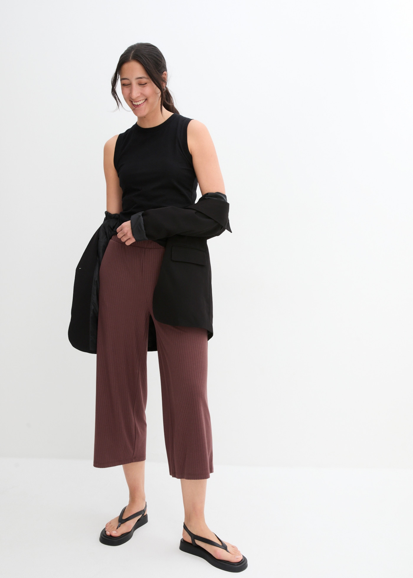 bonprix Pantalon en jersey »Jersey-Hose aus Rippe mit Bequembund«  En viscose, polyester et élasthanne, coupe décontractée, style décontracté