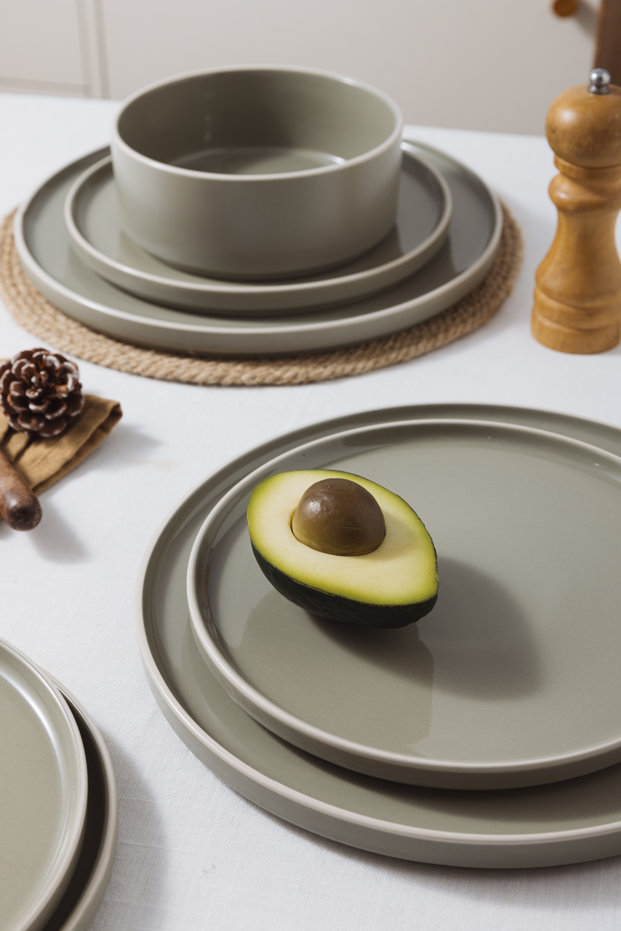 GOODproduct Set de vaisselle »Ylvii, aussen matt, innen glänzend« spülmaschinenfest und mikrowellengeeignet