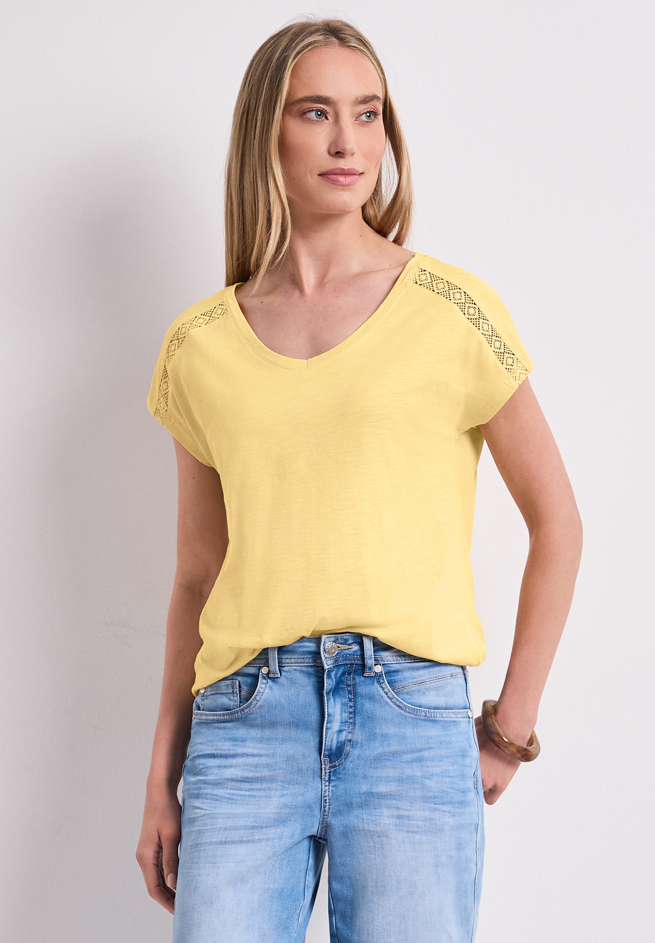 Image of STREET ONE Kurzarmshirt Sommershirt mit V-Neck und Crochet-Details