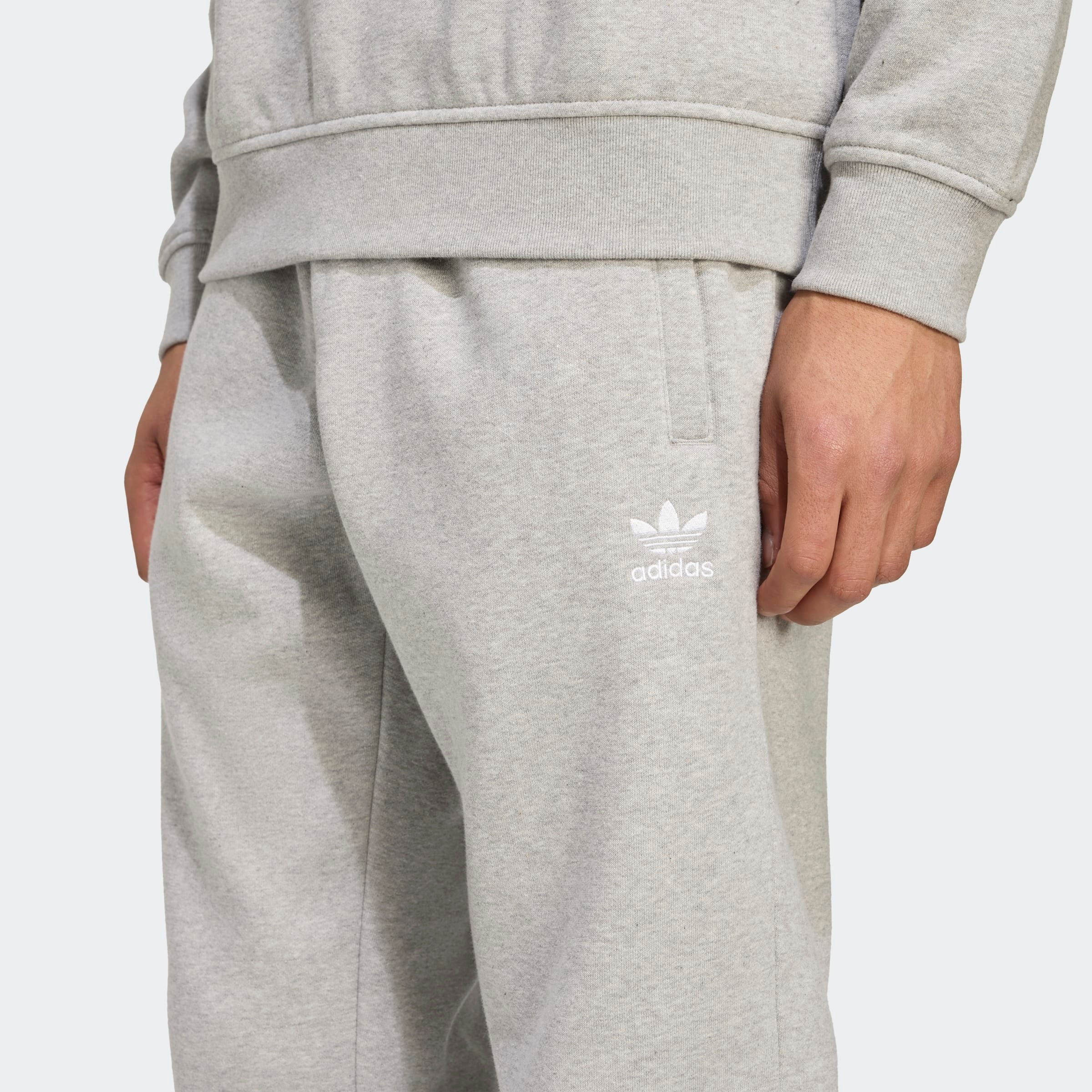 adidas Originals Sporthose »ESS PT«  schmale Passform, mit flauschiger Innenseite, mit Rippbündchen