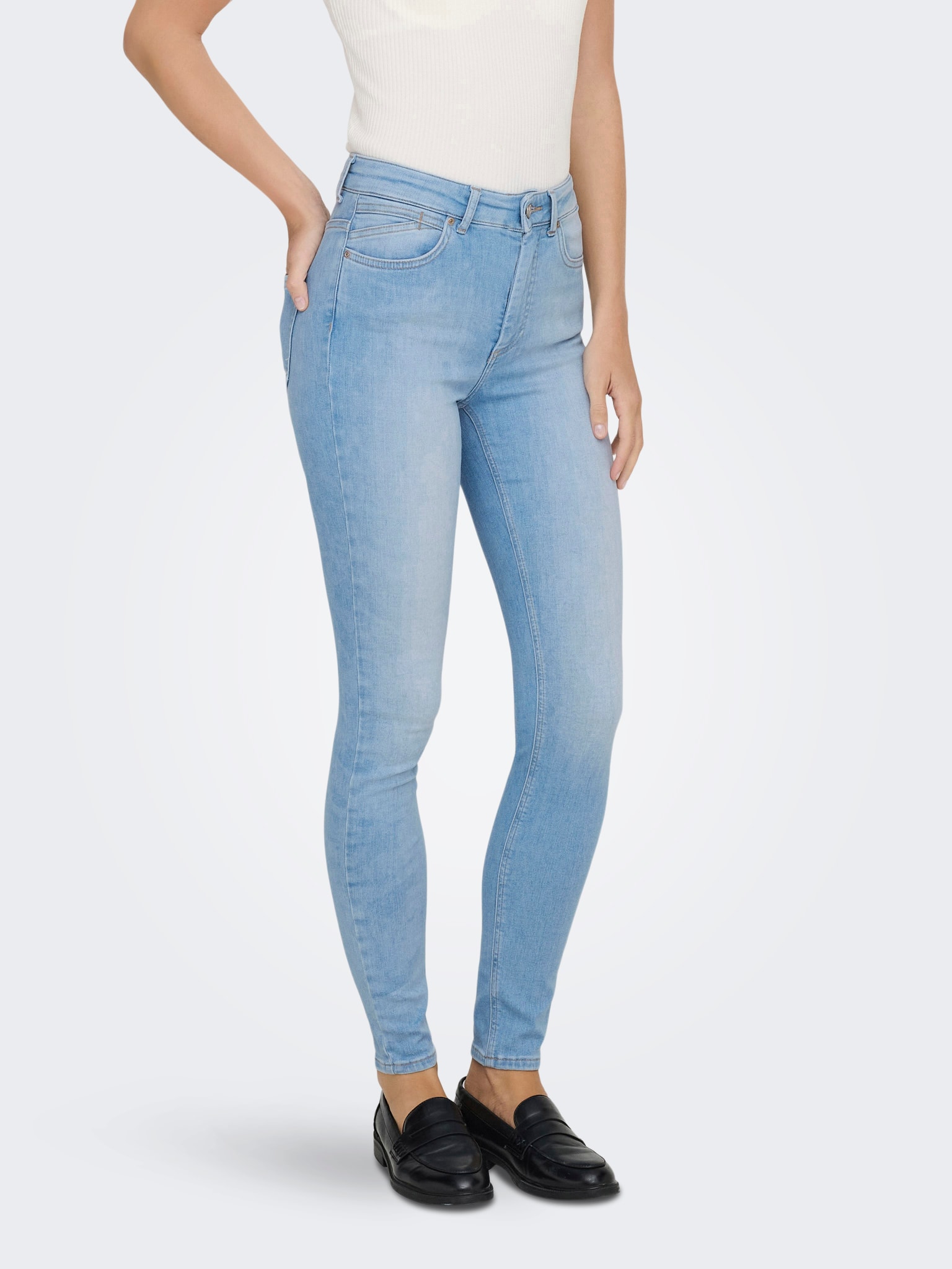 Image of ONLY High-waist-Jeans "ONLBLUSH HW SKINNY ANK DNM REA008 NOOS" Bleach Wash für einen Faded-Look