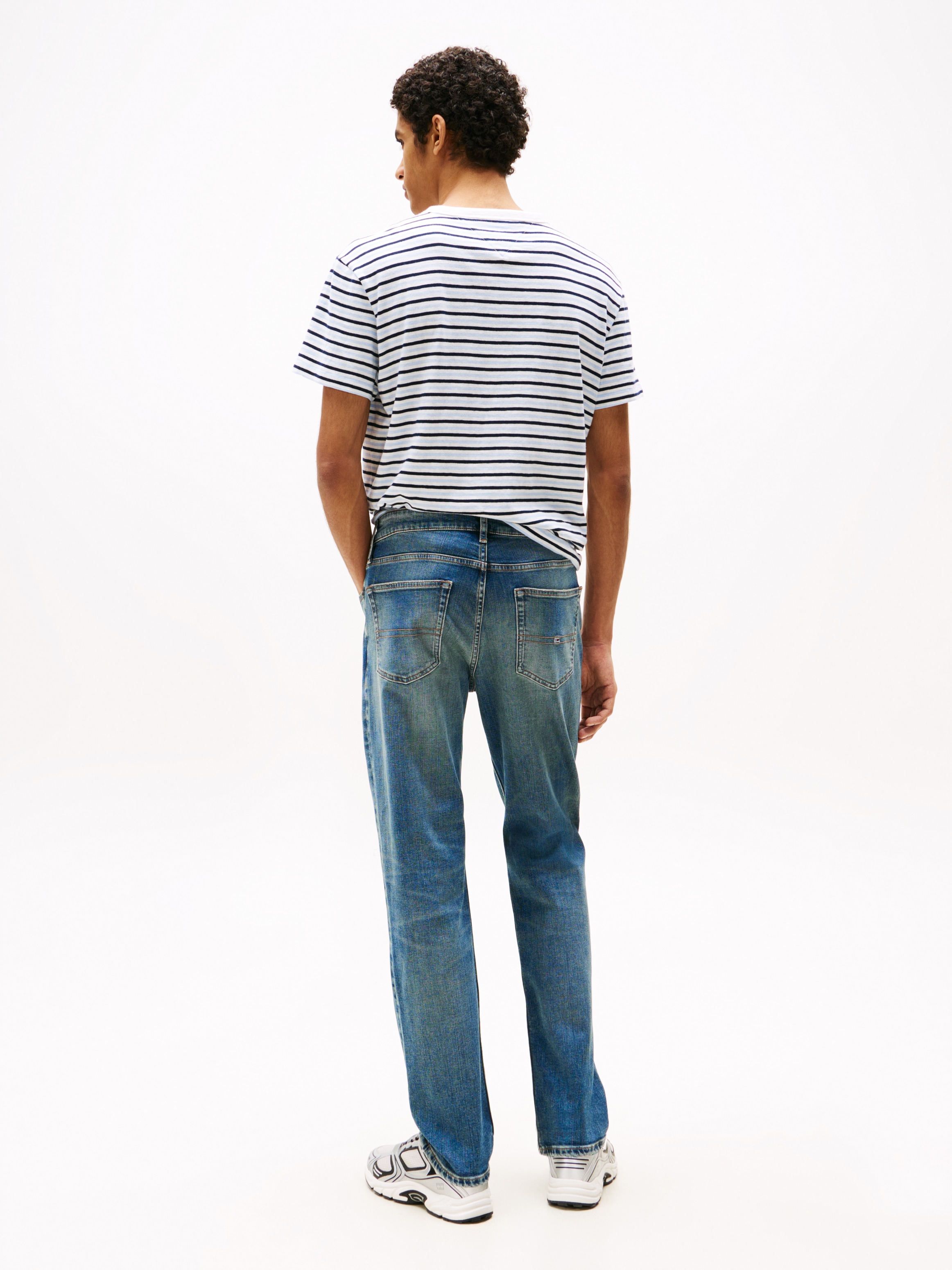 Tommy Jeans Slim-fit-Jeans »RYAN SLIM STRAIGHT«, mit Logoprägung