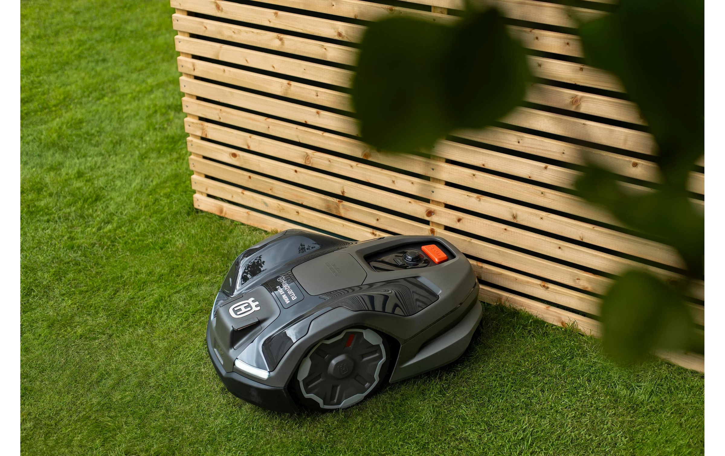 Husqvarna Rasenmähroboter »410XE NERA 1000 m²«  mit Diebstahlalarm, PIN-Code