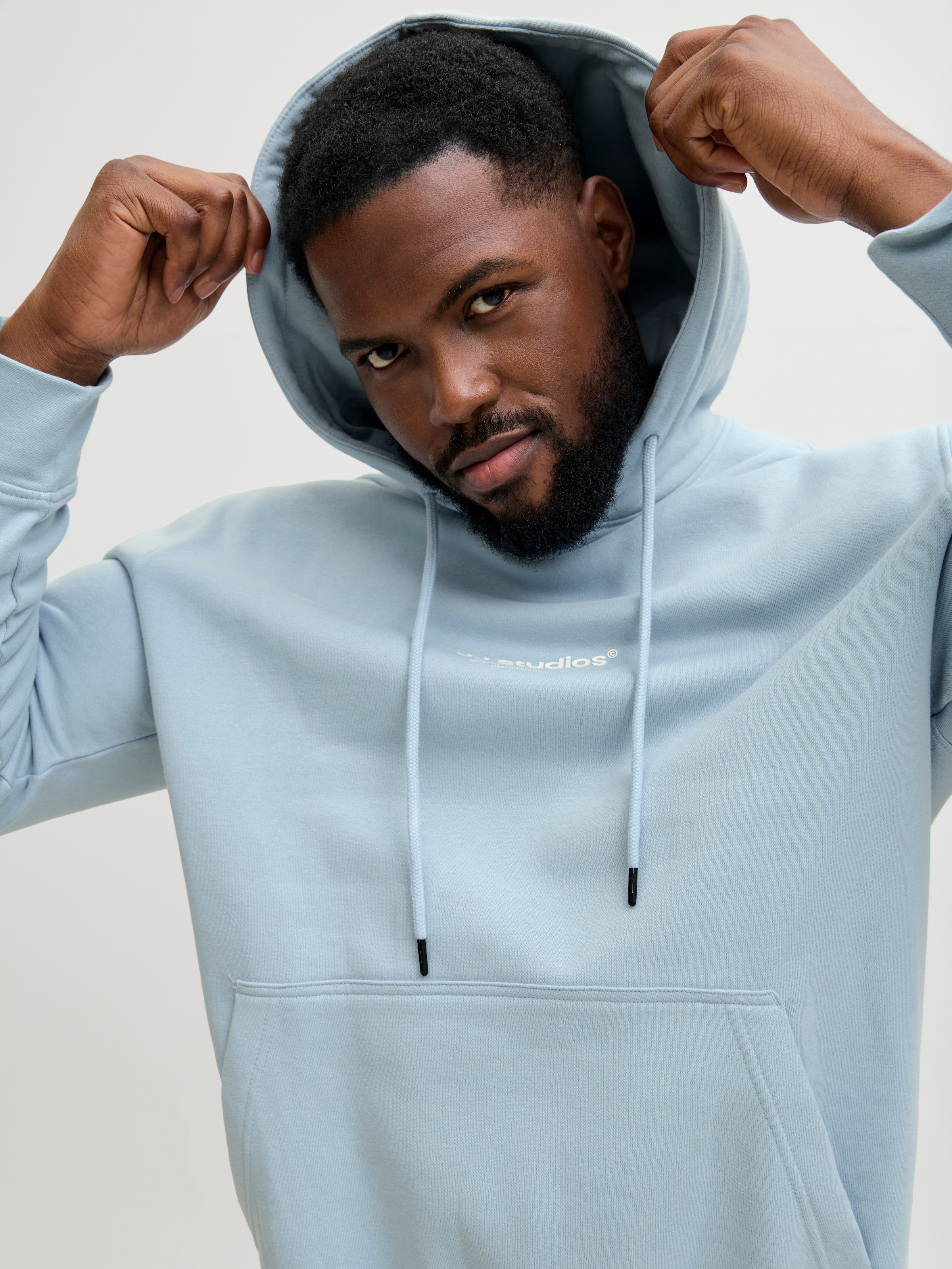 Jack & Jones PlusSize Kapuzensweatshirt »JJESOHO SWEAT HOOD NOOS PLS«, mit Logobranding

