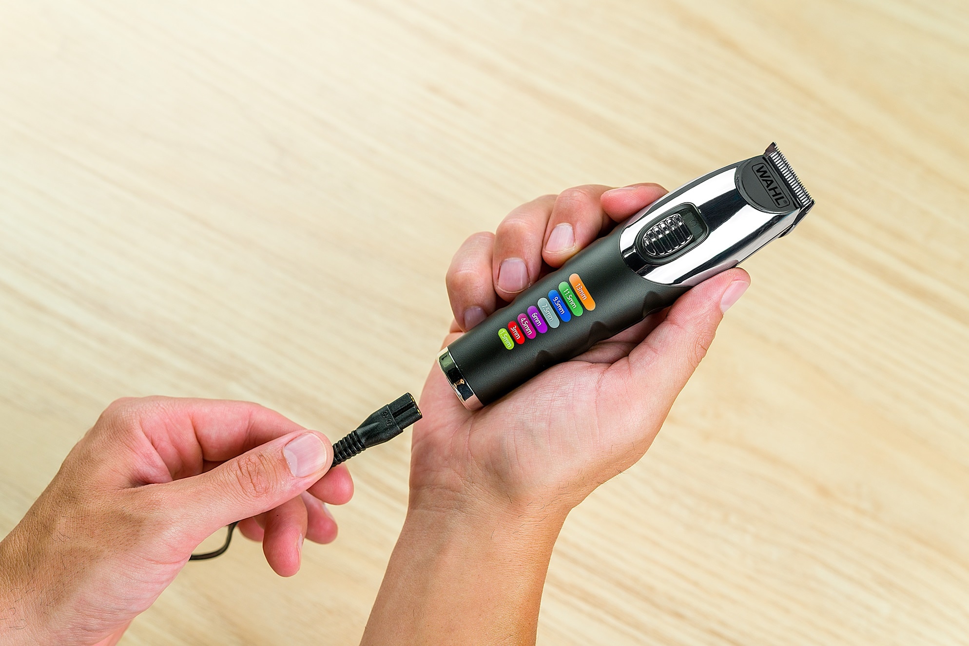 Wahl Bartschneider »Color Trim« 9 Aufsätze Farbcodierte Aufsteckkämme, Lithium-Ionen-Technologie, USB Aufladung