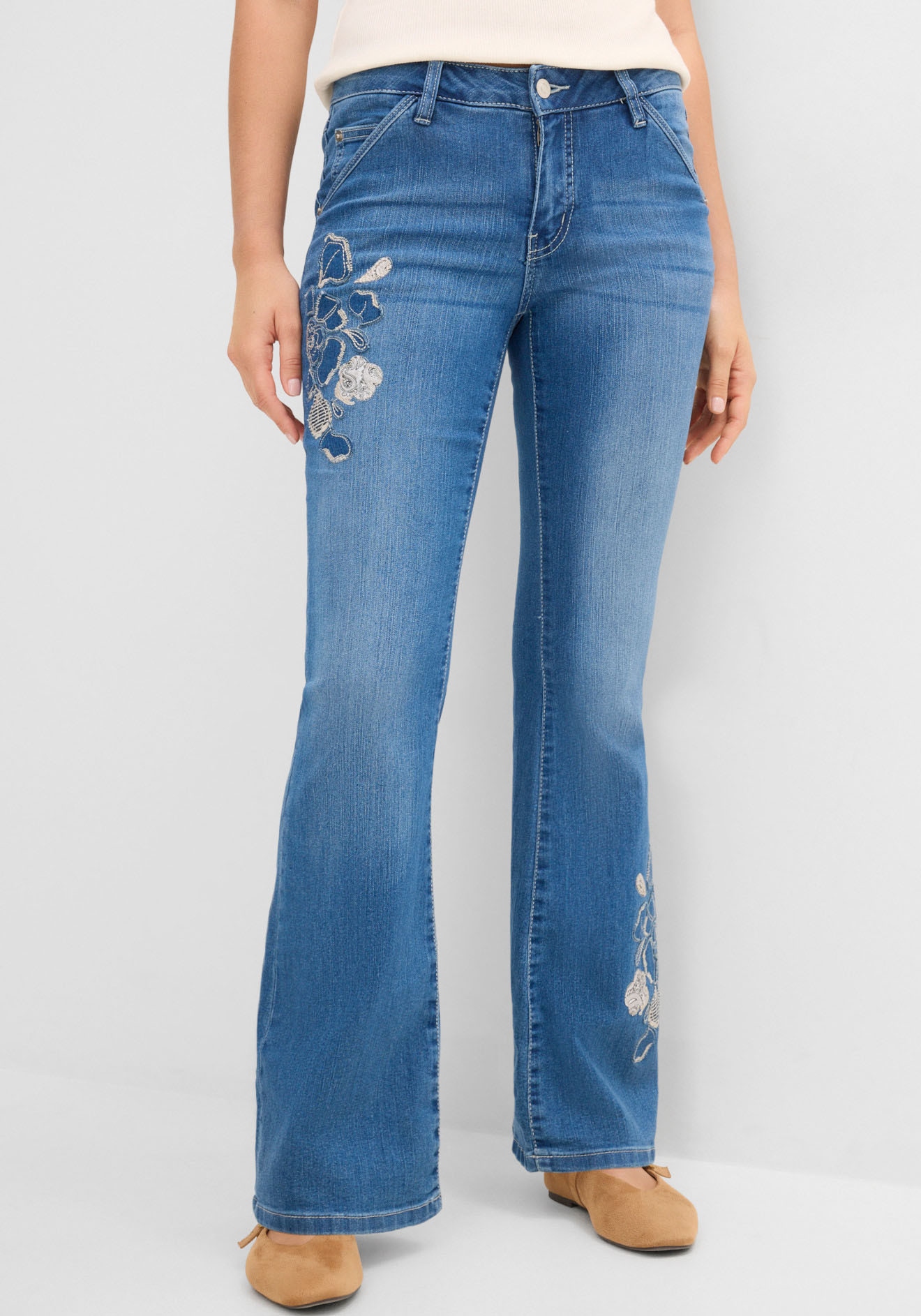 bonprix Jeans à pattes d'eph Regular Fit, aus Baumwolle, Polyester und Elasthan