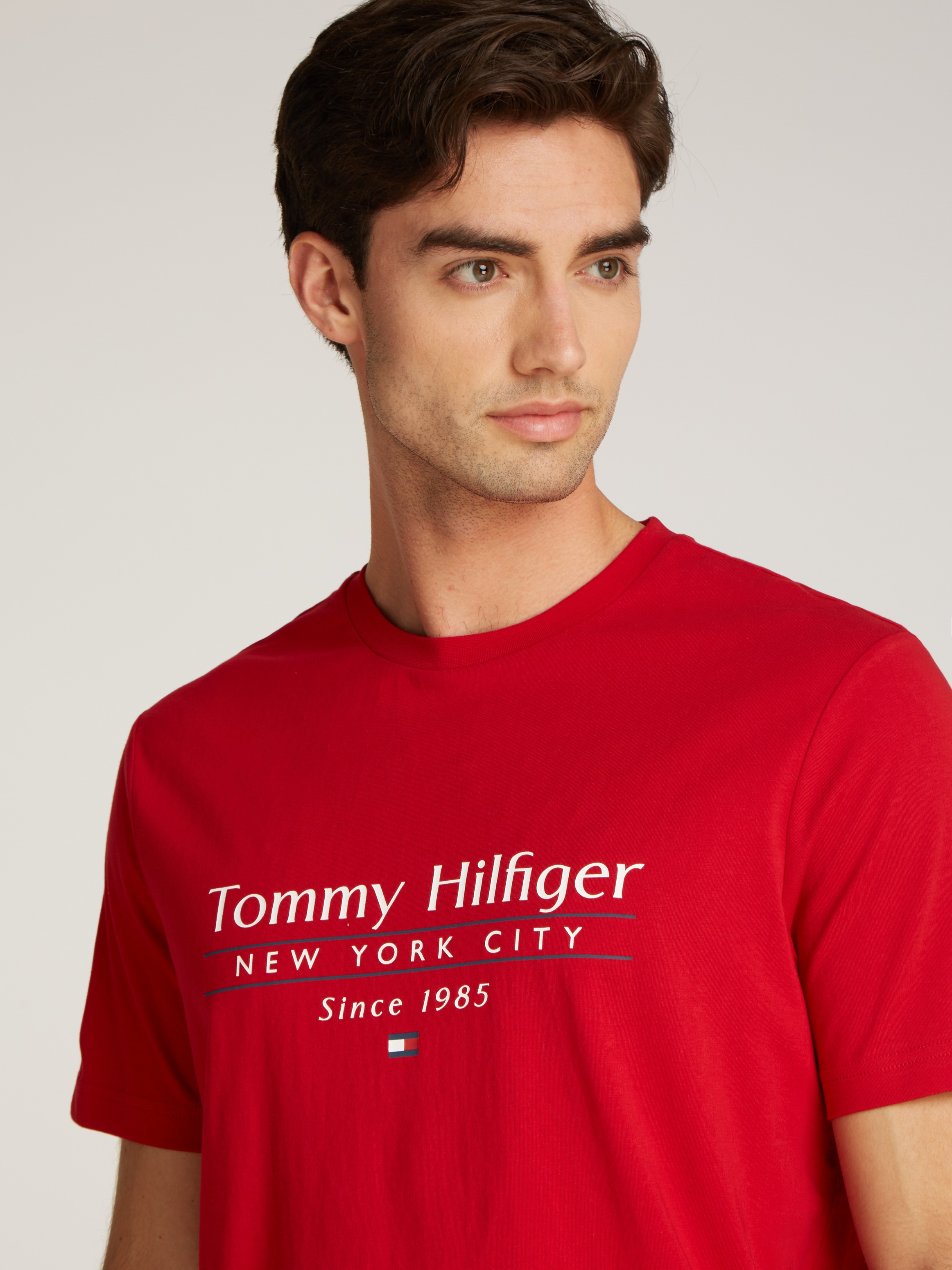 Tommy Hilfiger T-Shirt »HILFIGER CENTER STACK TEE«, mit grossem Schriftprint