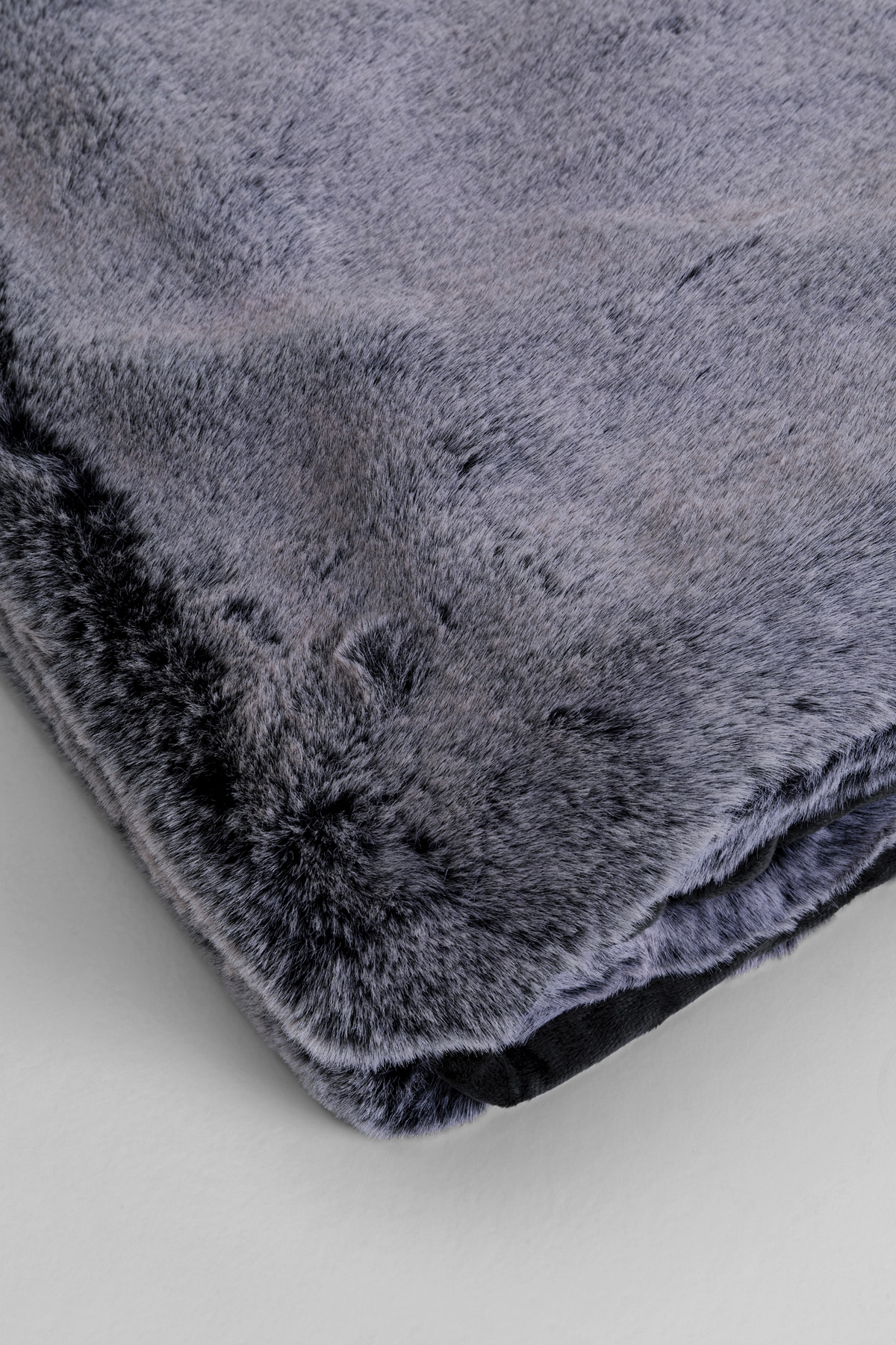Kare Design Couvre-lit »Wohndecke Mika, Kunstfelldecke, 150x200 cm« Doux et chaud