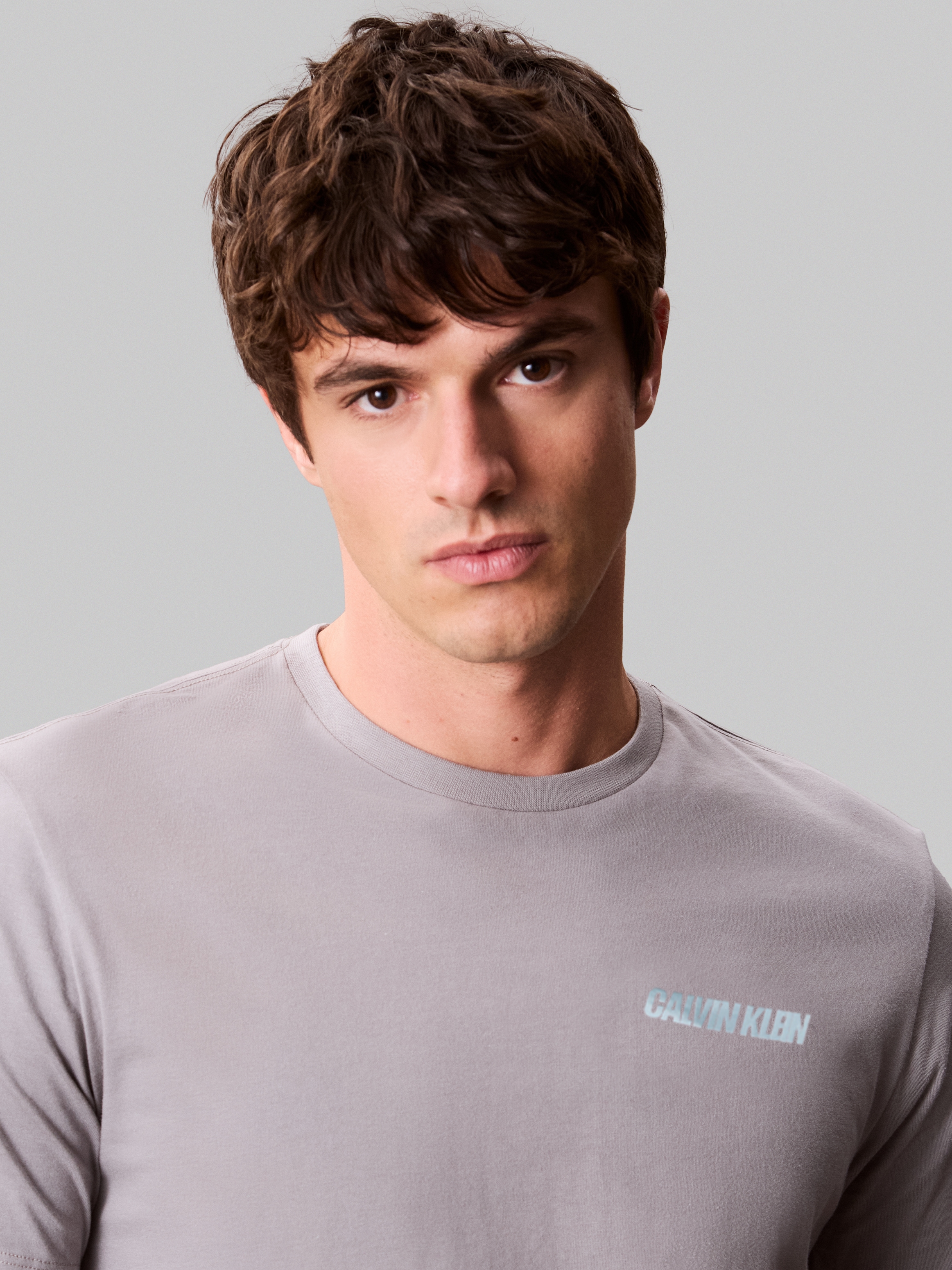 Calvin Klein Jeans T-Shirt »SS 30s E WRD STRTCH«, mit grossem Logodruck auf dem Rücken