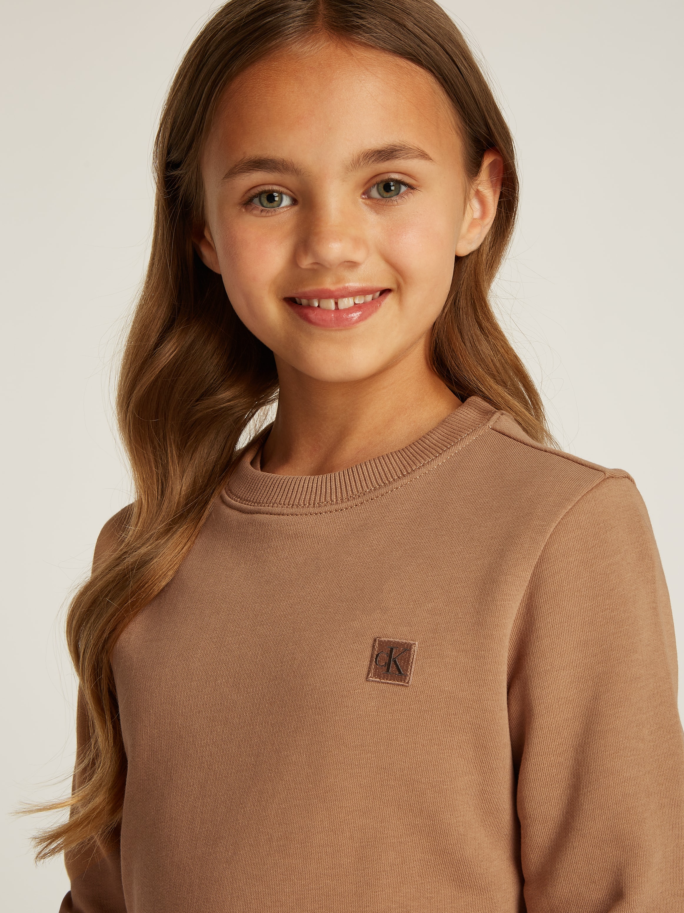 Calvin Klein Jeans Sweatshirt »MONO MINI BADGE REG CN«, für Kinder bis 16 Jahre mit Logoschriftzug