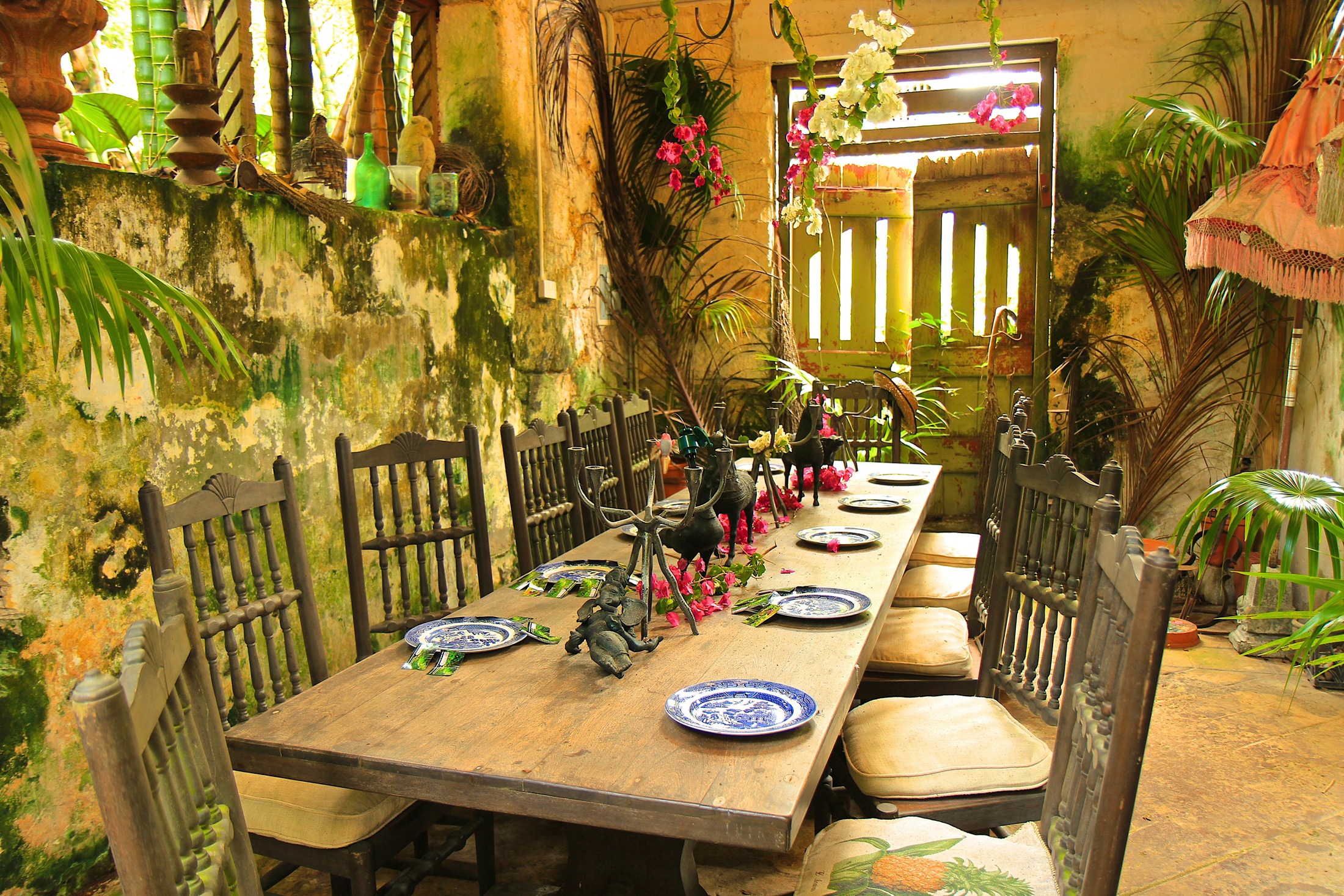 Image of Papermoon Fototapete »RESTAURANT-RUSTIKAL BARBADOS KARIBIK ALTSTADT MAUER BAR«, Vliestapete, hochwertiger Digitaldruck, inklusive Kleister bei Ackermann Versand Schweiz