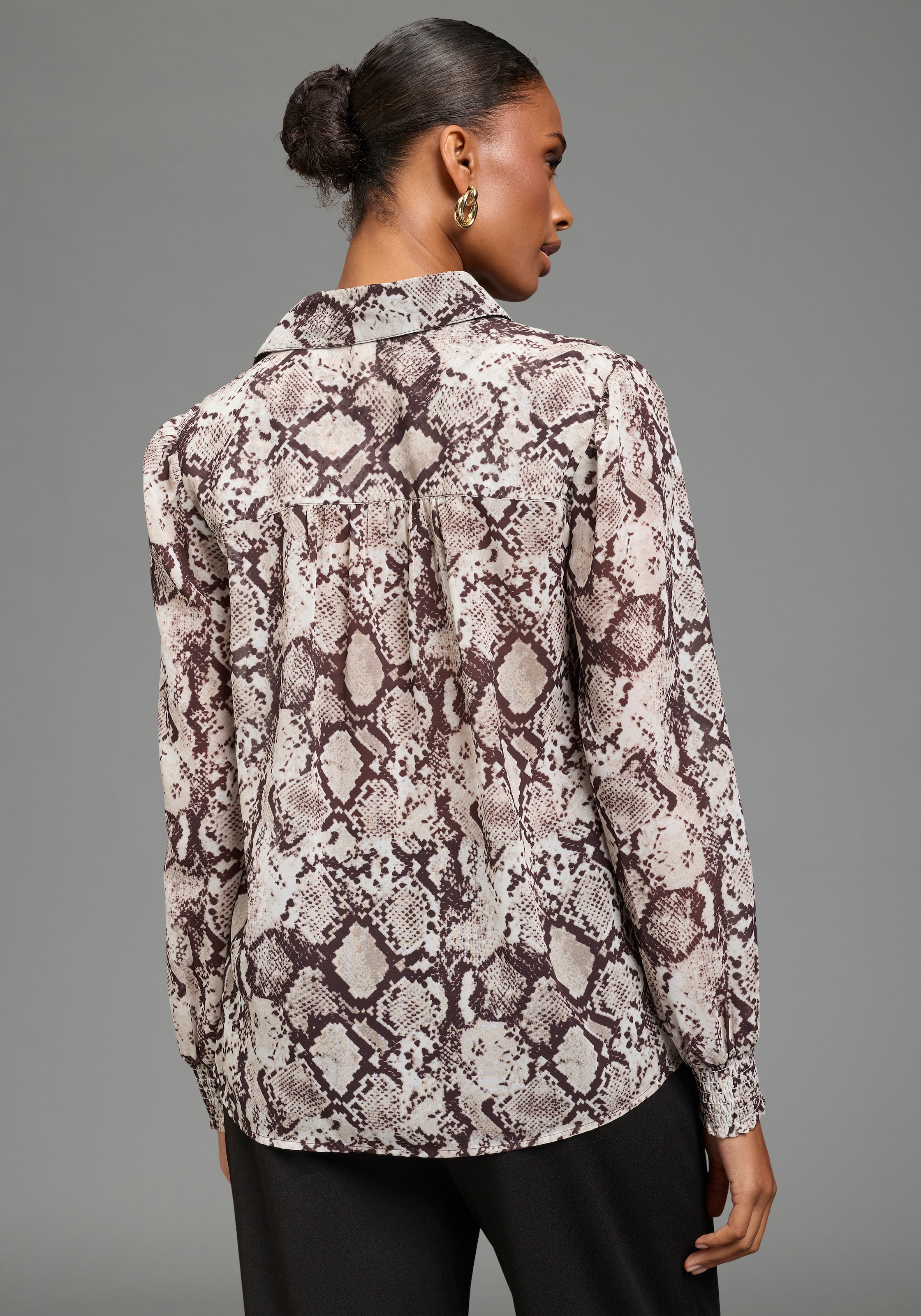 Laura Scott Blouse à manches longues en chiffon légèrement transparent, avec fin de manche froncé