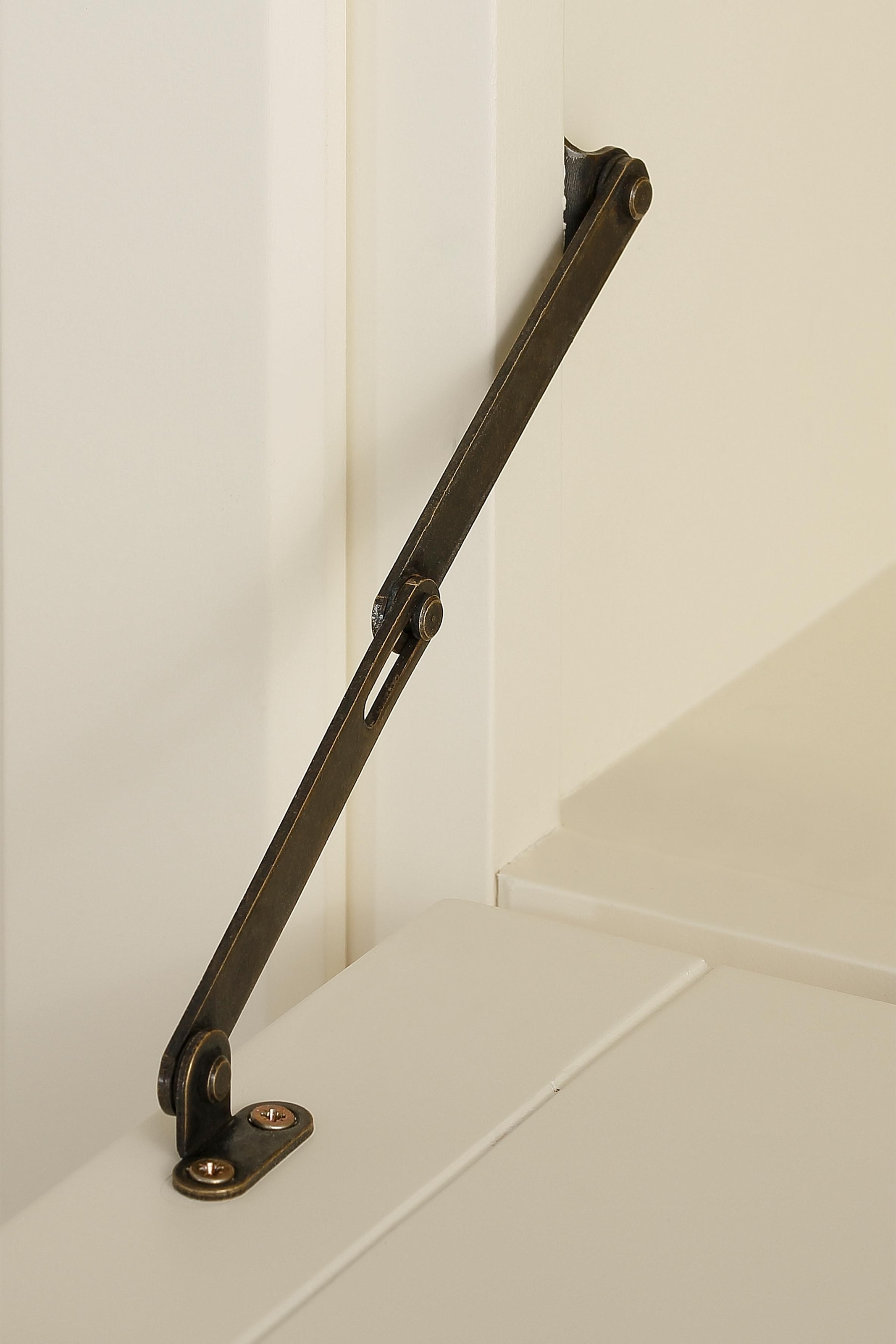 Home affaire Highboard »Arabeske«, in einer Holzoptik, mit Fräsungen auf den Türfronten, Breite 160 cm