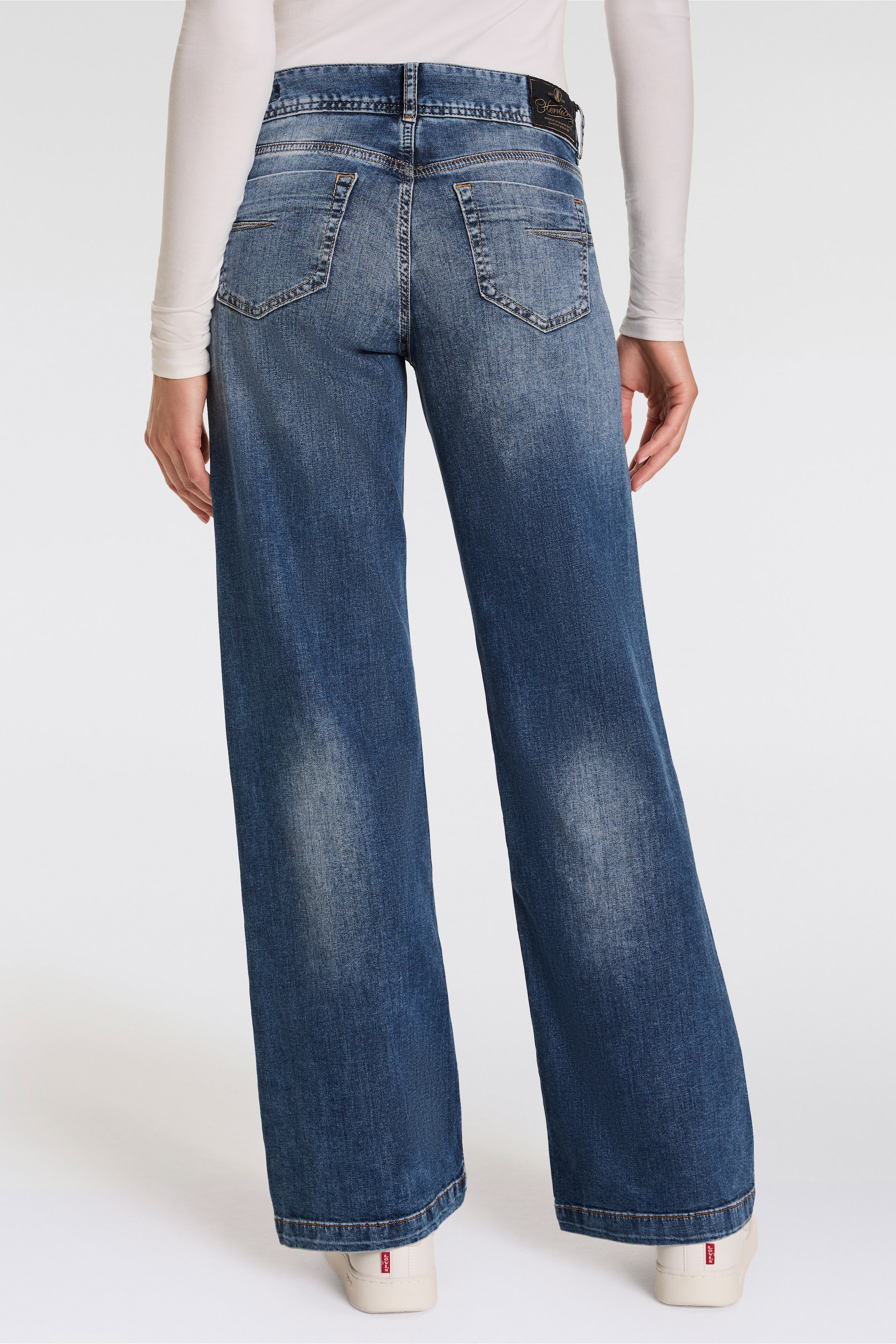 Herrlicher 5-Pocket-Jeans »Edna Recycled Denim Light«, im Flared Fit