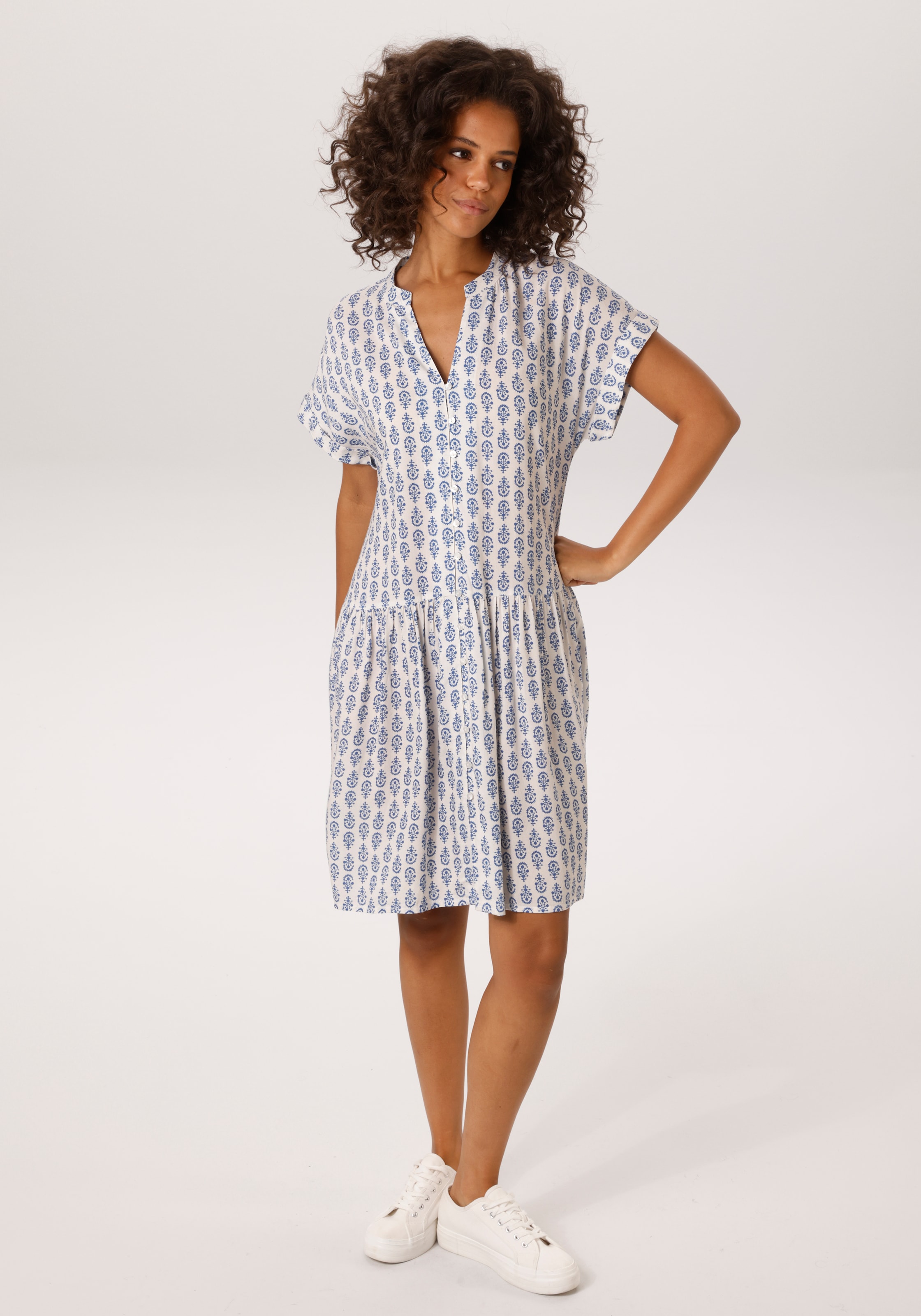 Aniston CASUAL Robe d'été mit nostalgischen Porzellan-Druck - NEUE KOLLEKTION