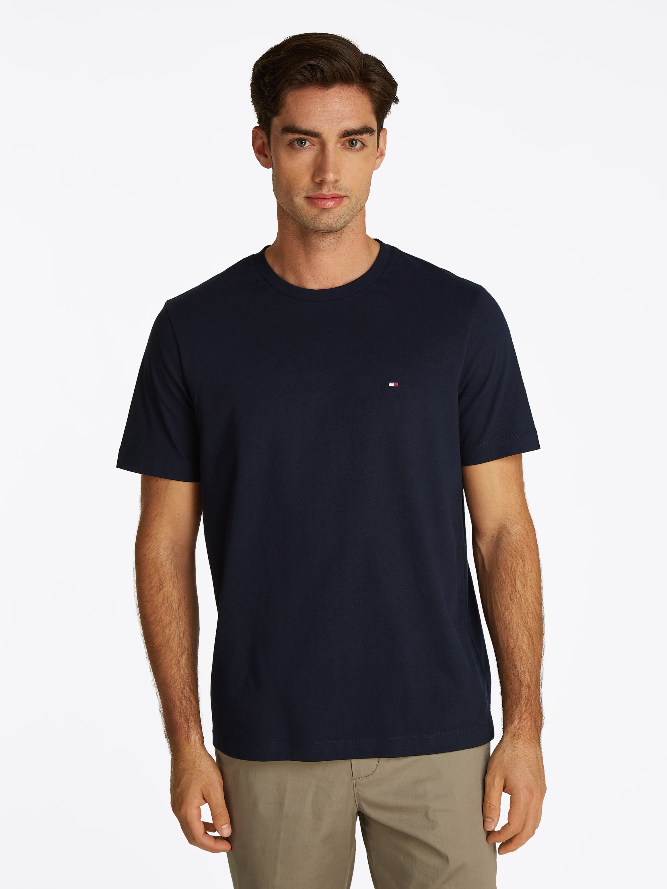 Tommy Hilfiger T-Shirt »ESSENTIAL REG FIT SOLID TEE«, mit Rundhalsausschnitt