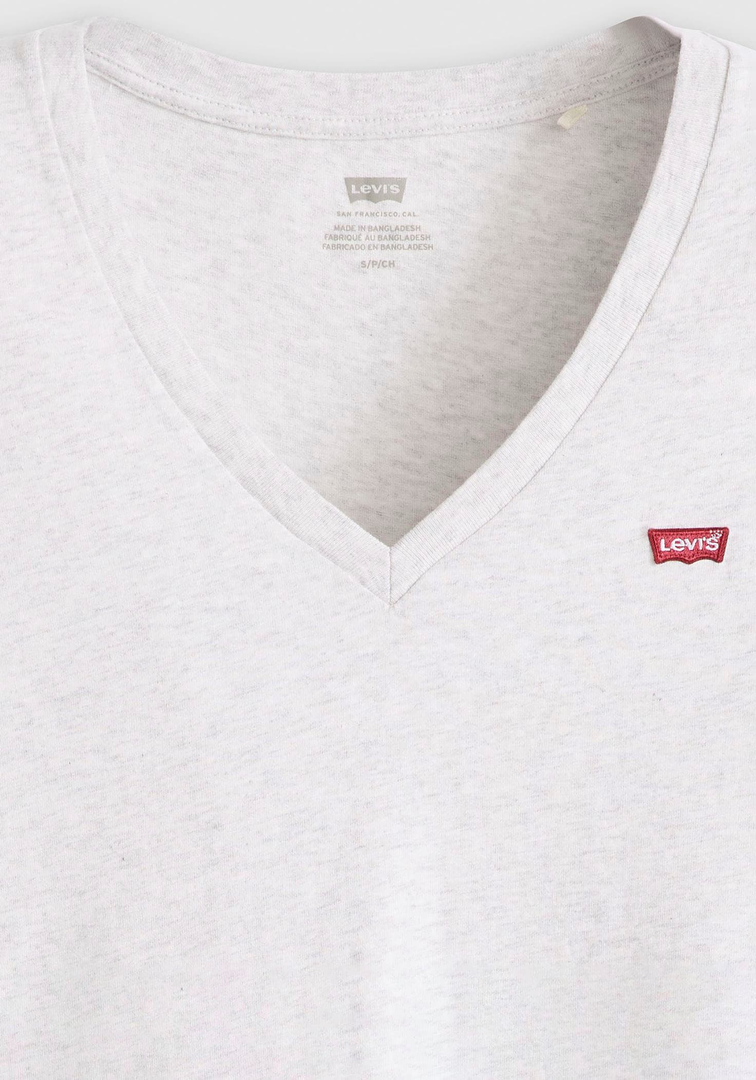 Levi's® V-Shirt »Perfect Tee«, mit kleinem Batwing- Logo
