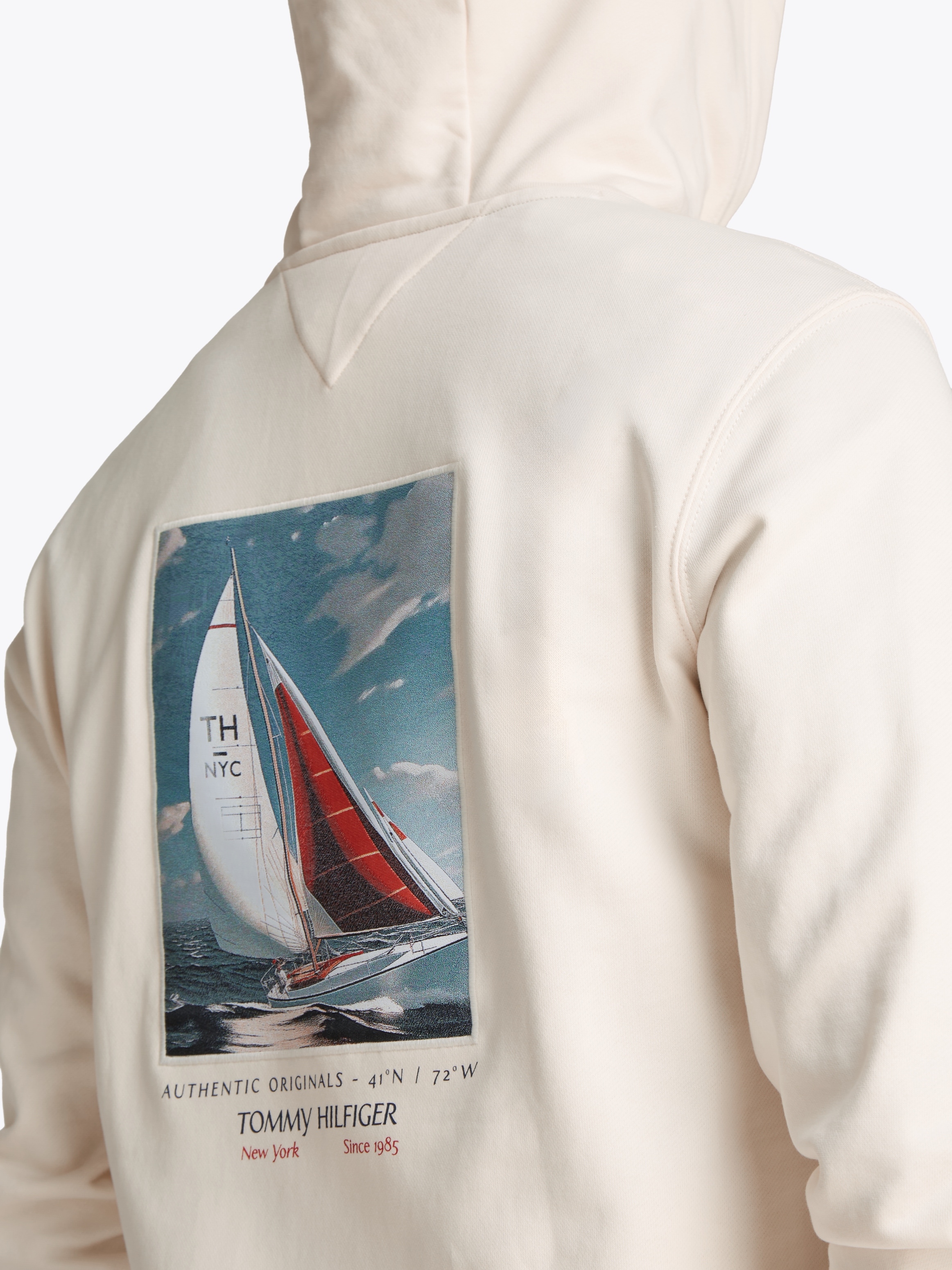 Tommy Hilfiger Kapuzensweatshirt »HILFIGER COLOR PHOTO PRT HOODIE«, mit grossem Fotoprint auf dem Rücken