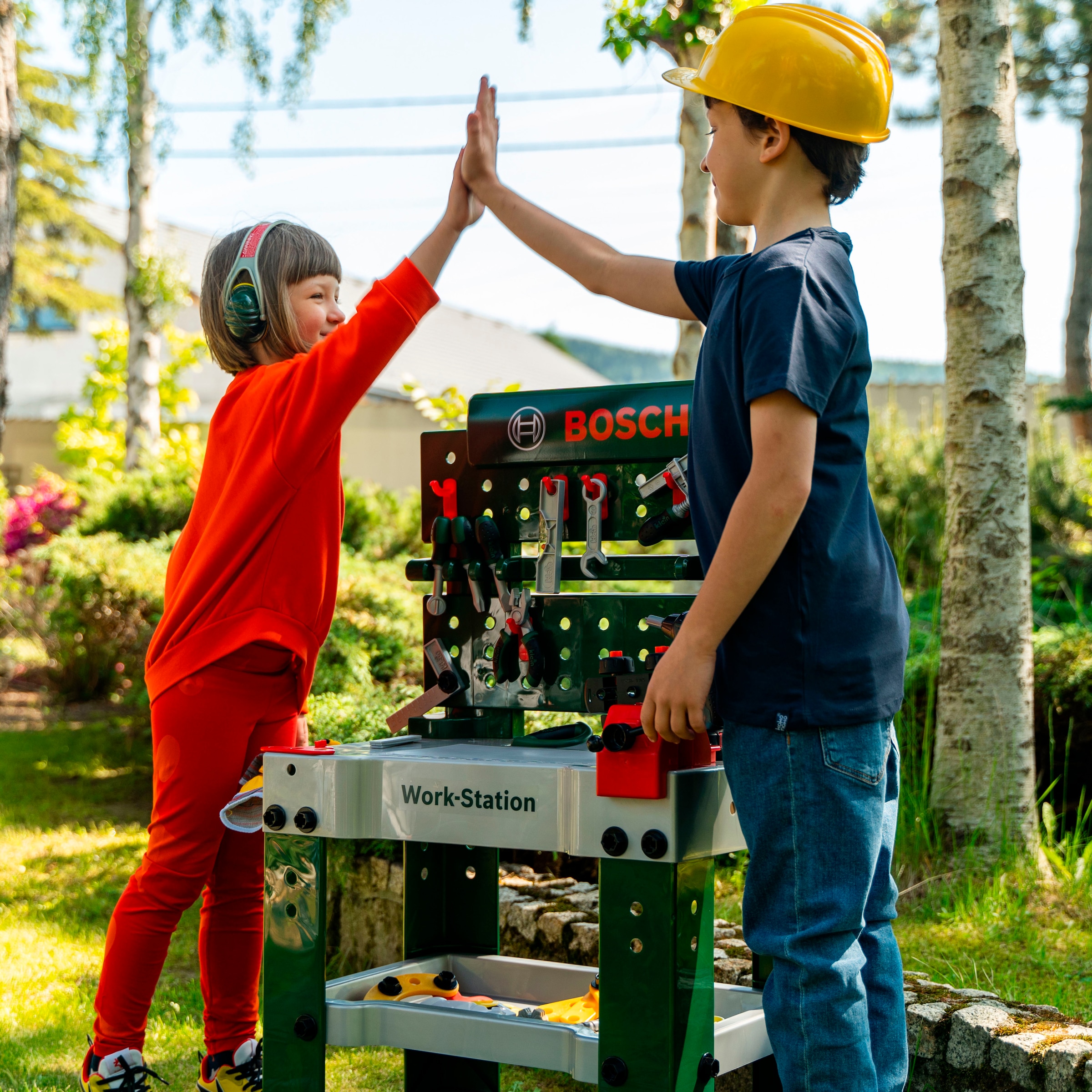 Klein Établi de jeu »BOSCH-Workstation Mega, mit Handwerker Set« mit BOSCH Akkuschrauber; Made in Germany