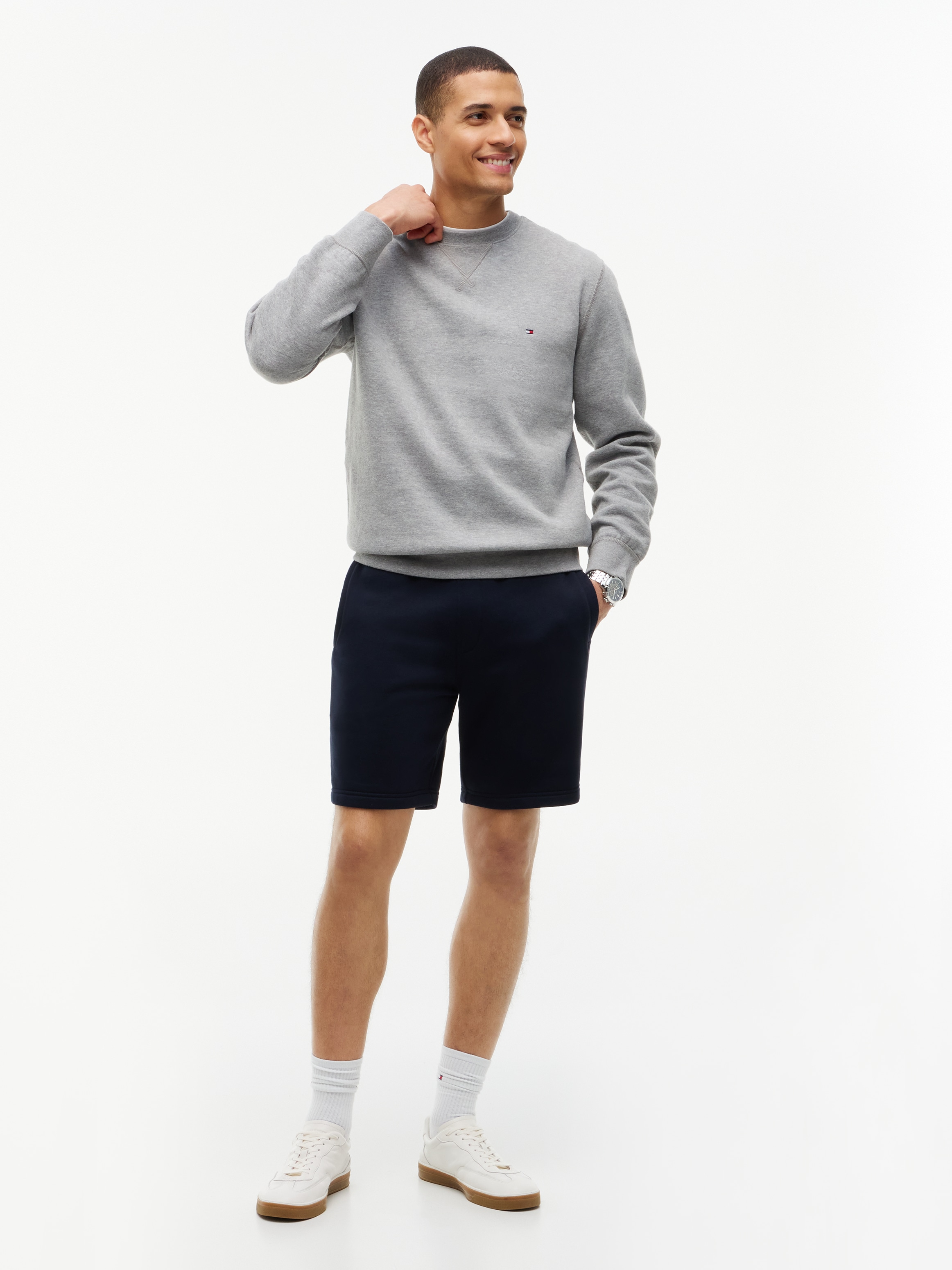 Tommy Hilfiger Sweat-shirt »ESSENTIAL FLEECE CREWNECK«, avec broderie logo Tommy Hilfiger, coupe régulière
